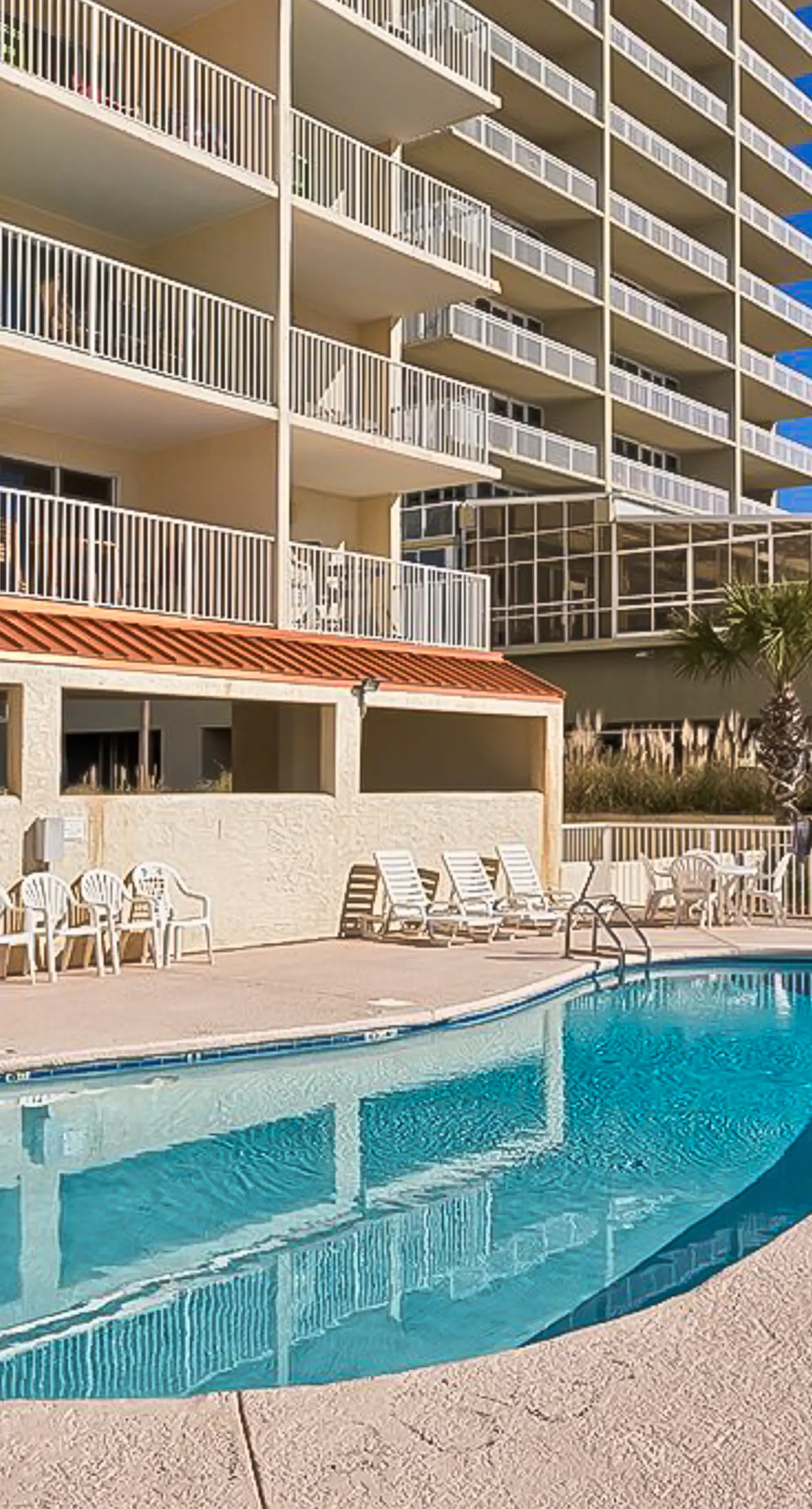 Gulf-front condo on 5th floor with amazing views, on-site pool & balcony