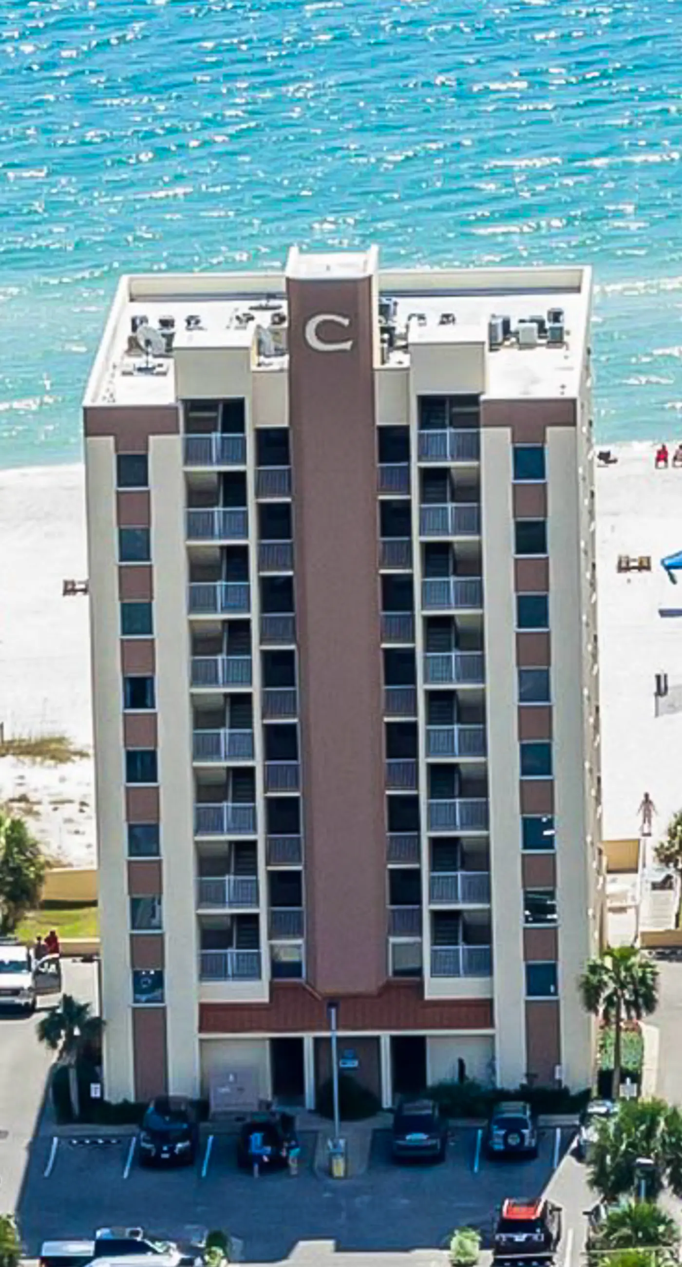 Gulf-front condo on 5th floor with amazing views, on-site pool & balcony