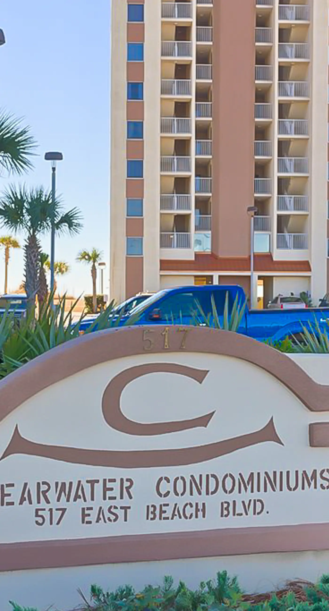 Gulf-front condo on 5th floor with amazing views, on-site pool & balcony