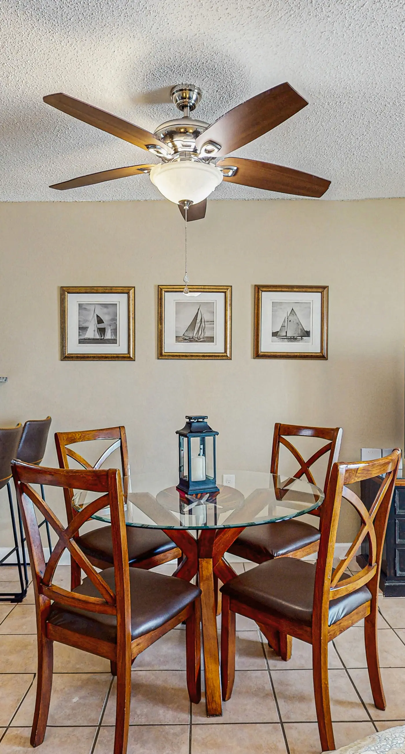 Gulf-front 5th-floor condo with balcony, pool & beach access - snowbird-friendly