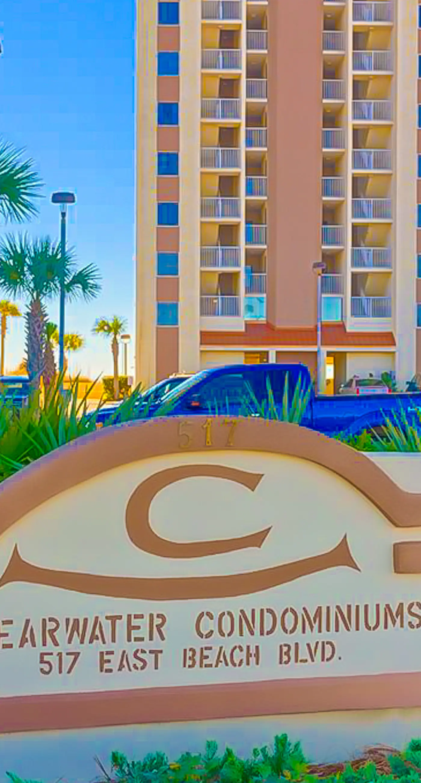 Gulf-front 5th-floor condo with balcony, pool & beach access - snowbird-friendly