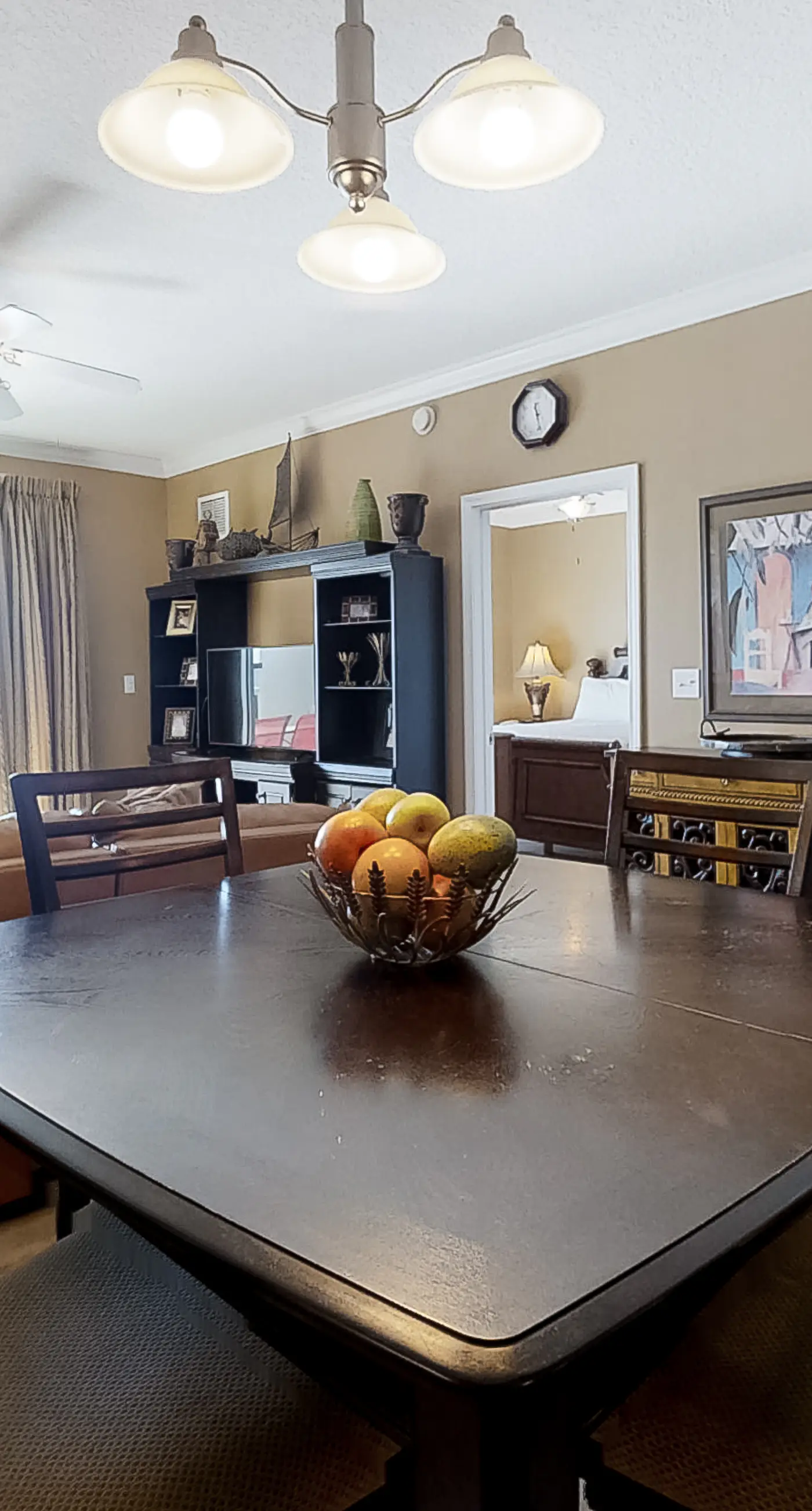 Waterfront Condo with balcony, pool, hot tub, sauna & AC