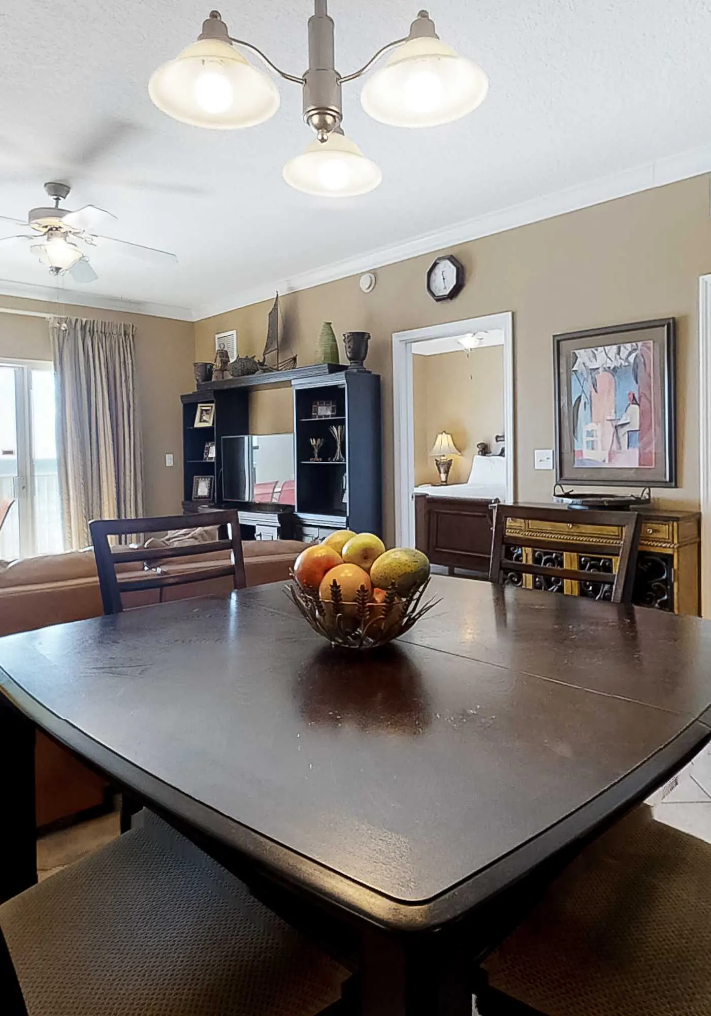 Waterfront Condo with balcony, pool, hot tub, sauna & AC