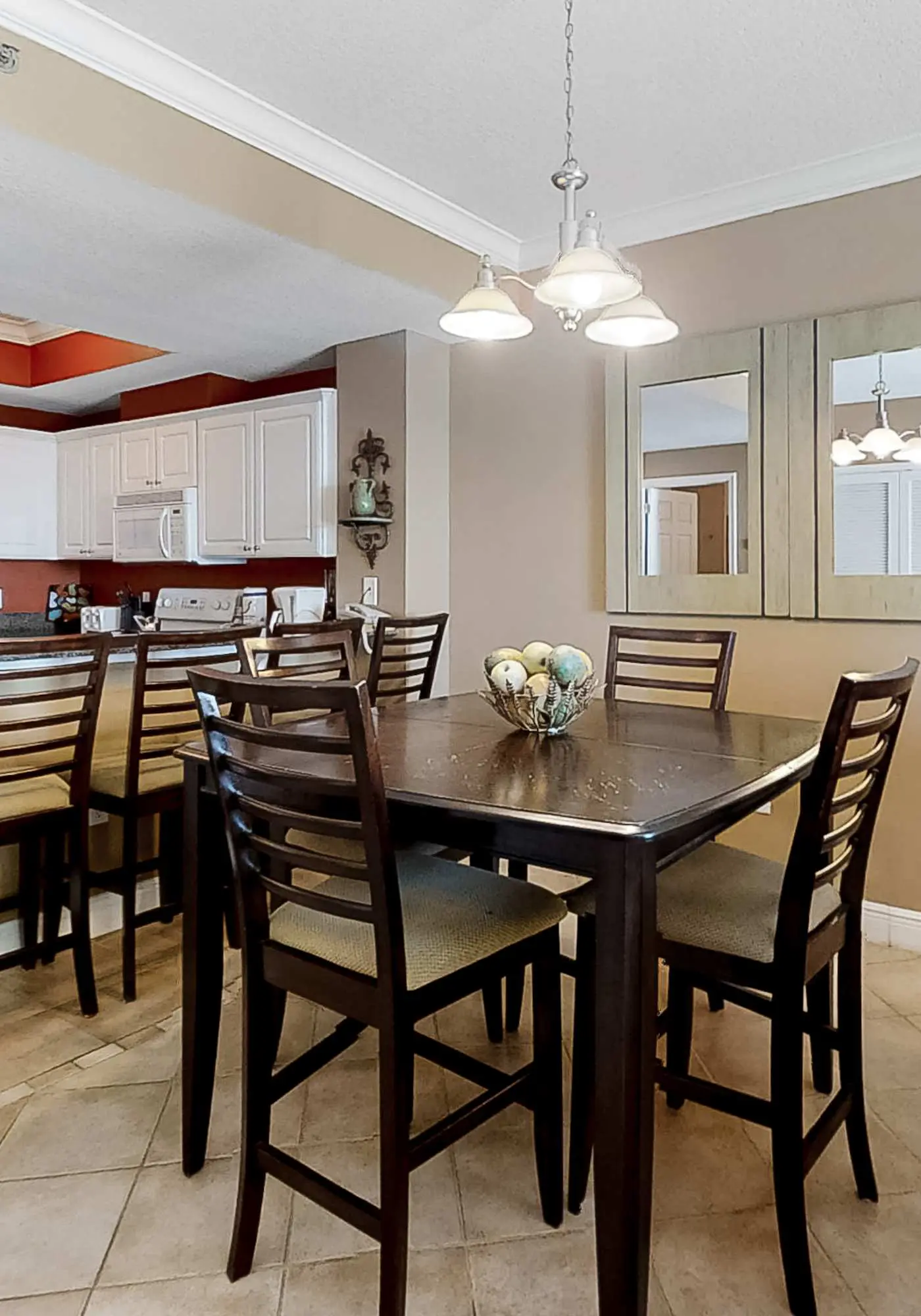 Waterfront Condo with balcony, pool, hot tub, sauna & AC