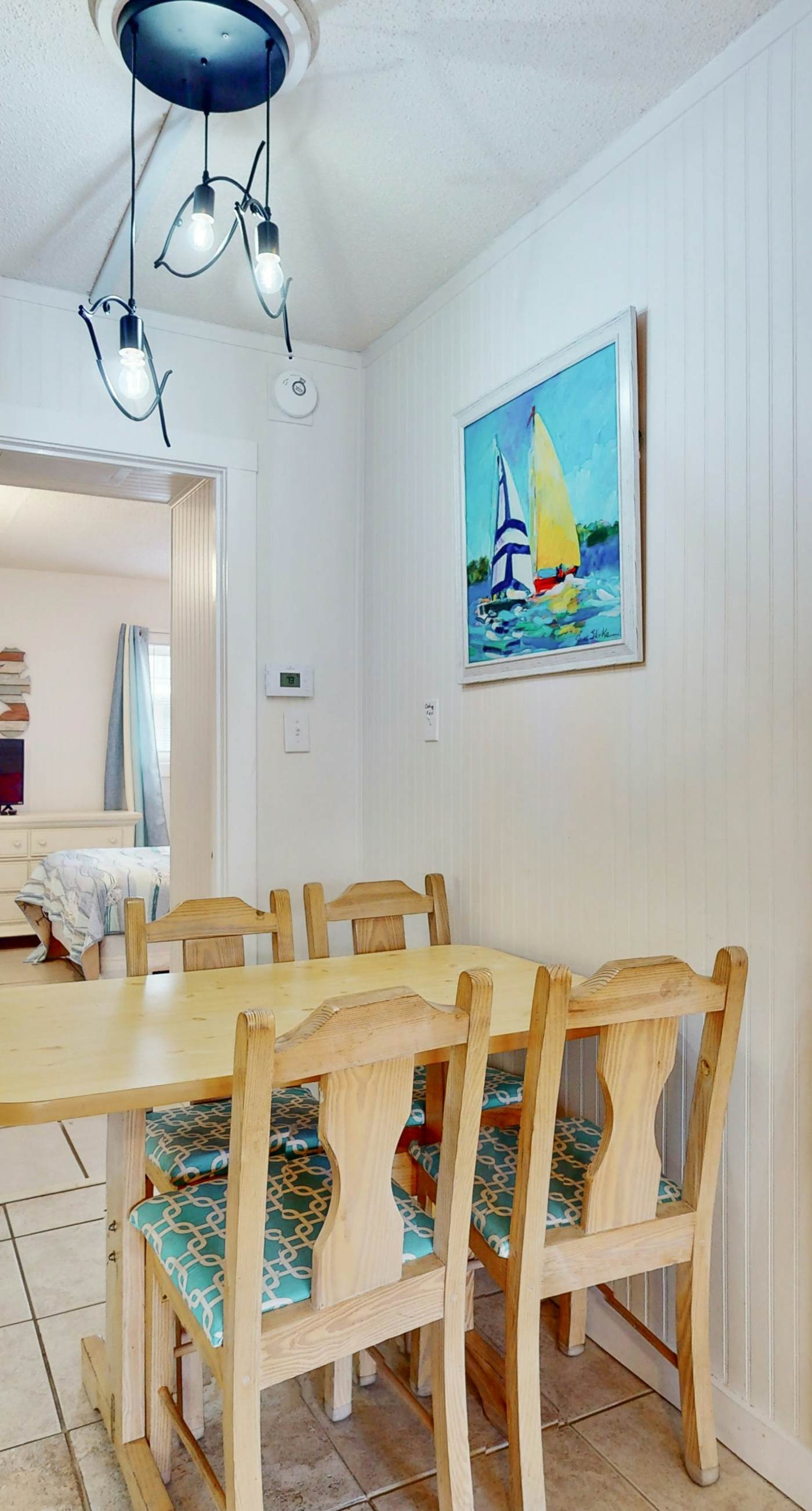 Top-floor beachfront condo with Gulf-view balcony, pool & beach access