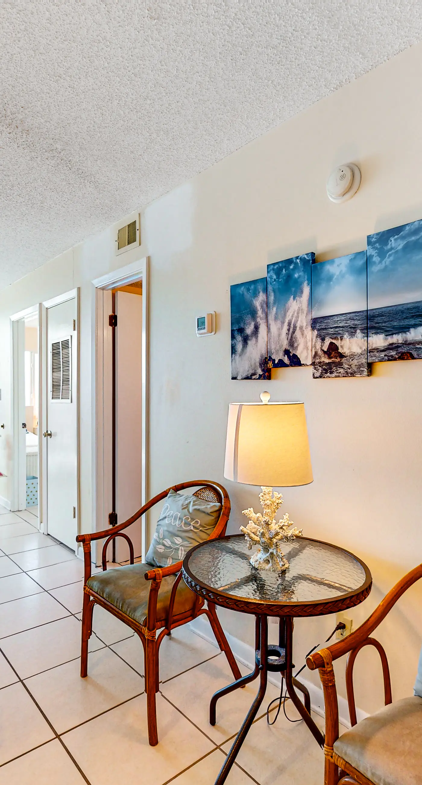 Gulf-Front Condo w Amazing View, Balcony, AC & Shared Pools Hot Tubs Gym