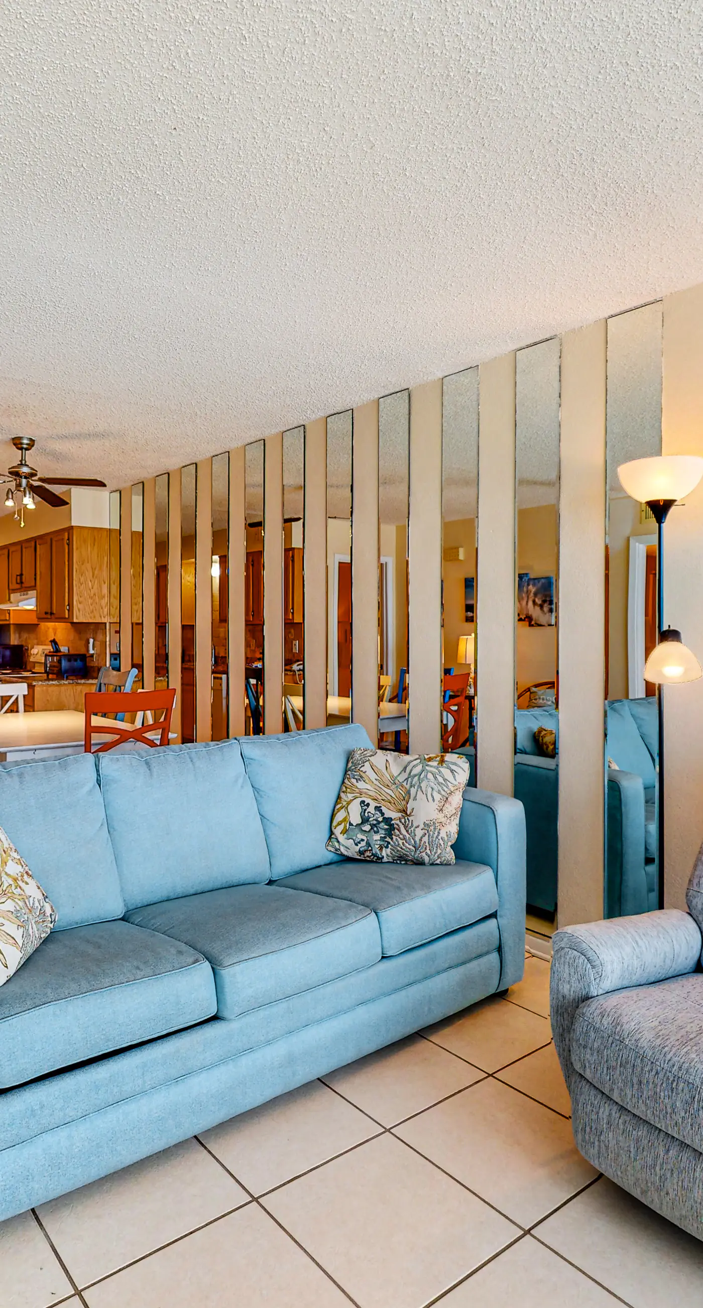 Gulf-Front Condo w Amazing View, Balcony, AC & Shared Pools Hot Tubs Gym