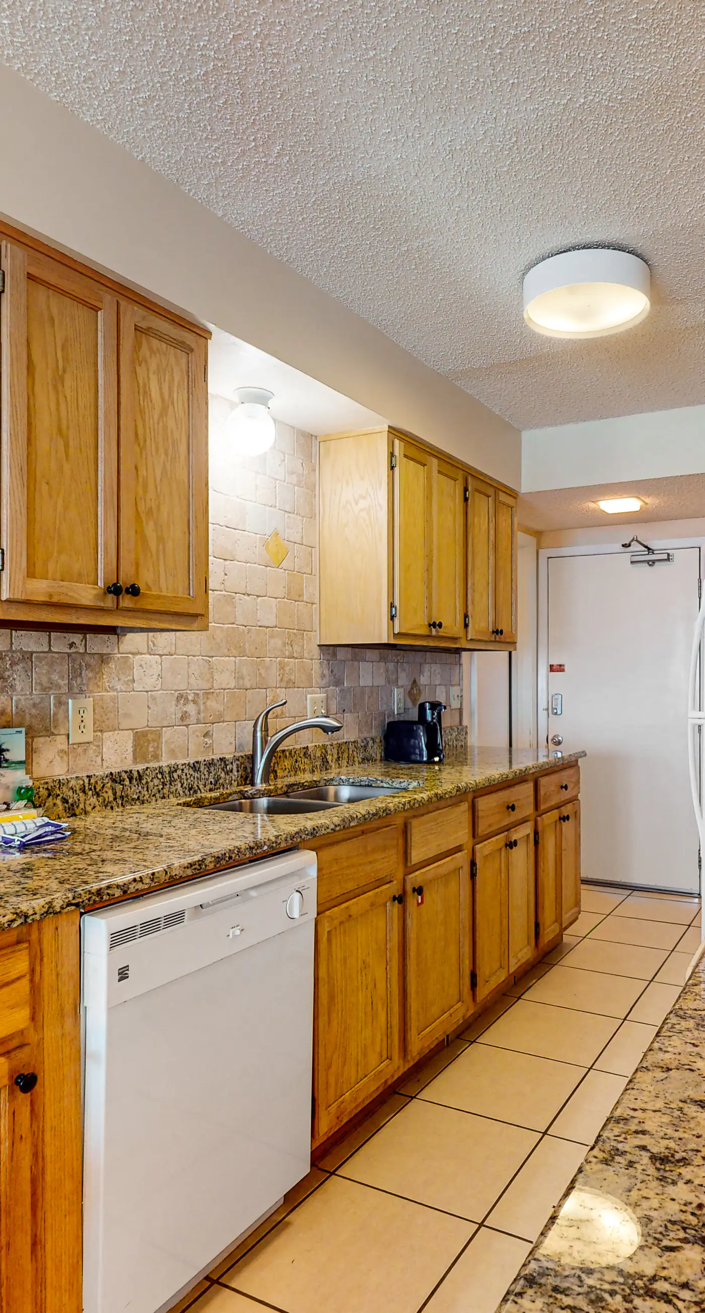 Gulf-Front Condo w Amazing View, Balcony, AC & Shared Pools Hot Tubs Gym