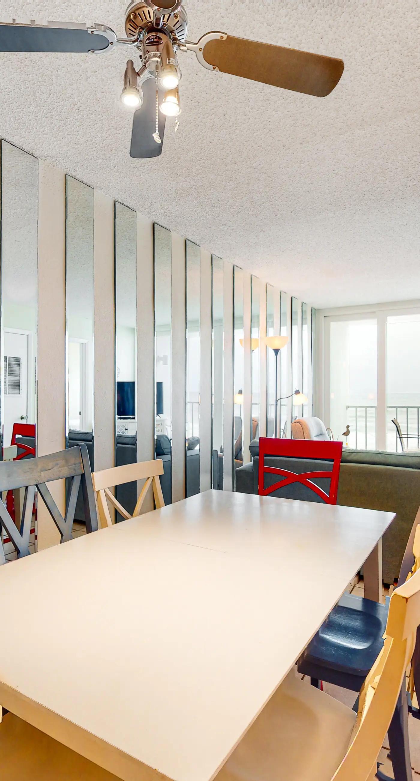 Gulf-Front Condo w Amazing View, Balcony, AC & Shared Pools Hot Tubs Gym