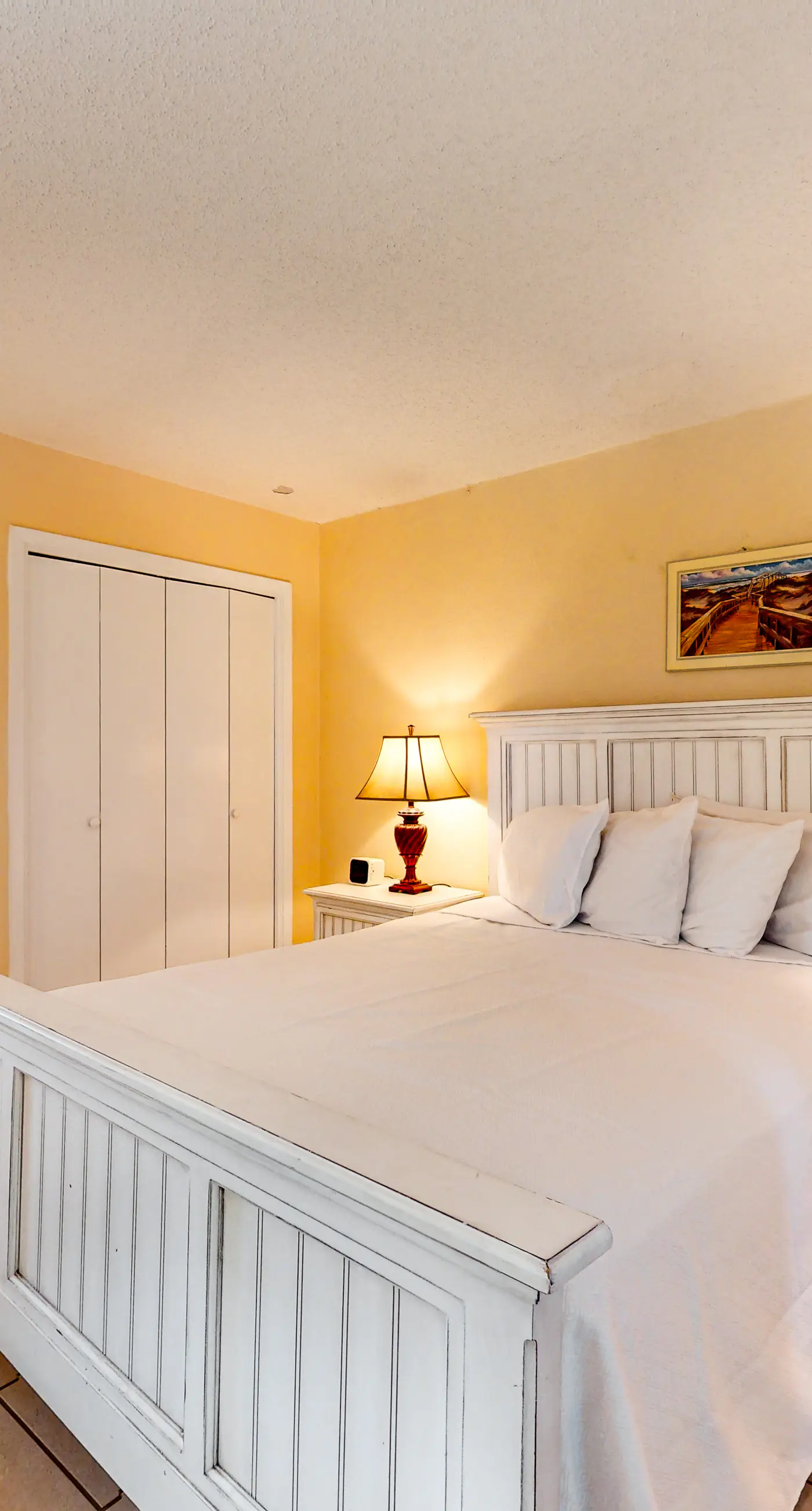 Gulf-Front Condo w Amazing View, Balcony, AC & Shared Pools Hot Tubs Gym