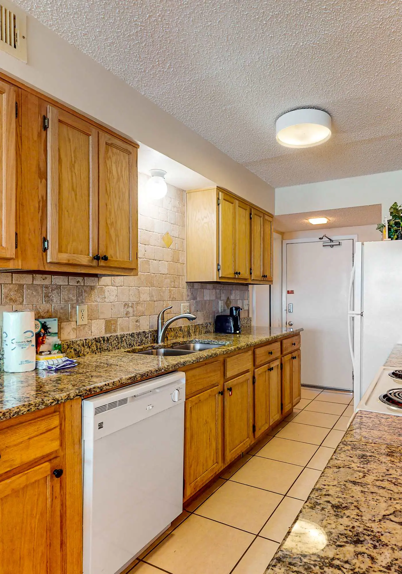 Gulf-Front Condo w Amazing View, Balcony, AC & Shared Pools Hot Tubs Gym