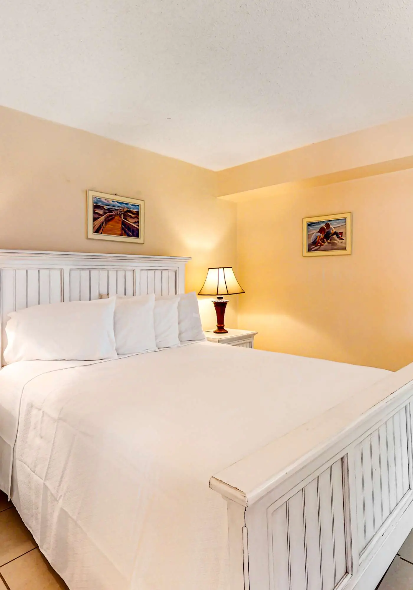 Gulf-Front Condo w Amazing View, Balcony, AC & Shared Pools Hot Tubs Gym
