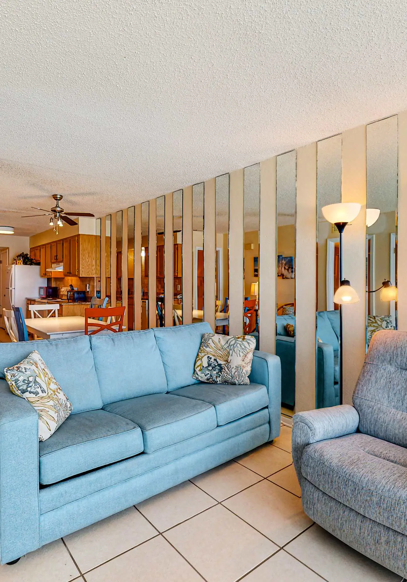 Gulf-Front Condo w Amazing View, Balcony, AC & Shared Pools Hot Tubs Gym