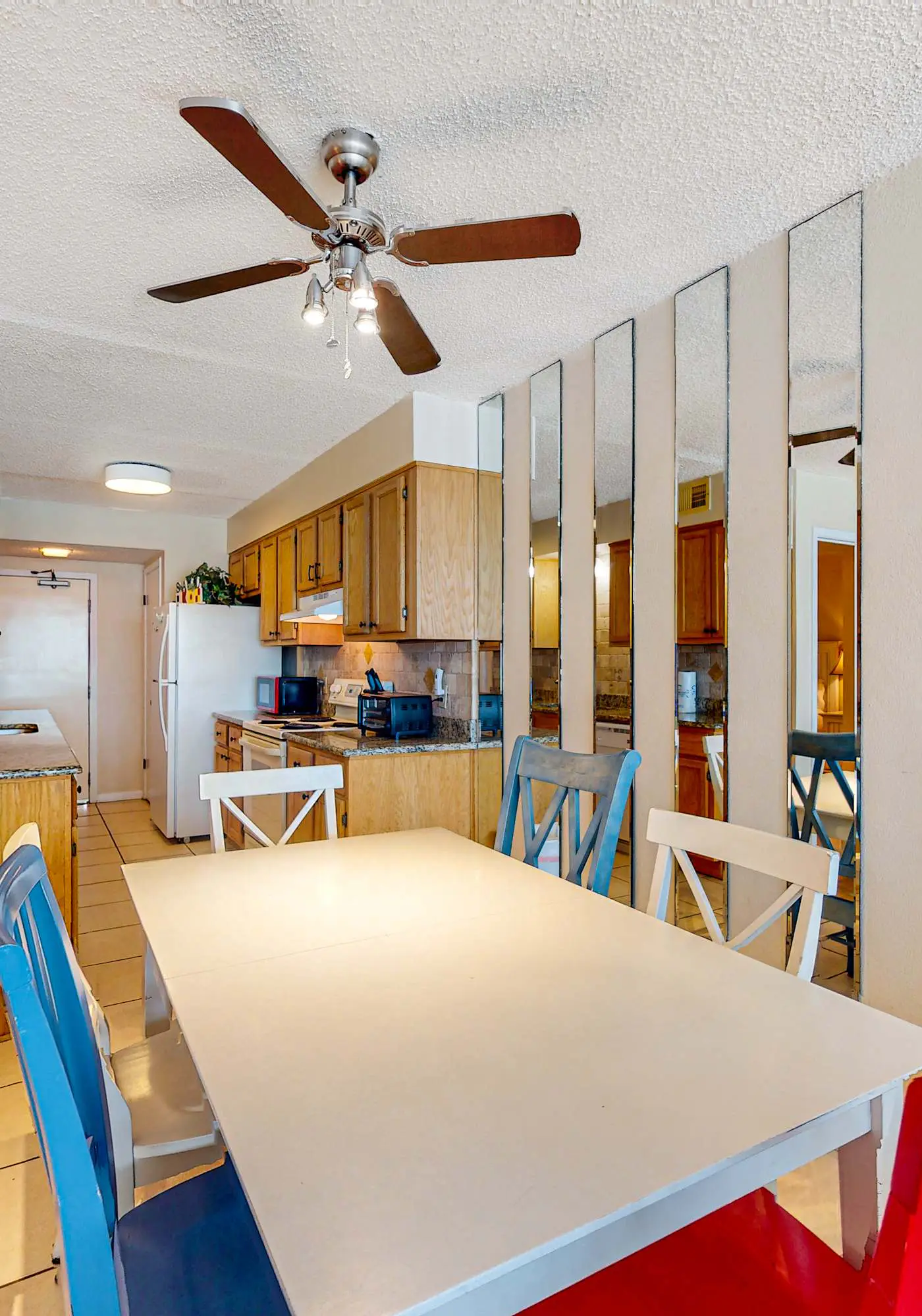 Gulf-Front Condo w Amazing View, Balcony, AC & Shared Pools Hot Tubs Gym