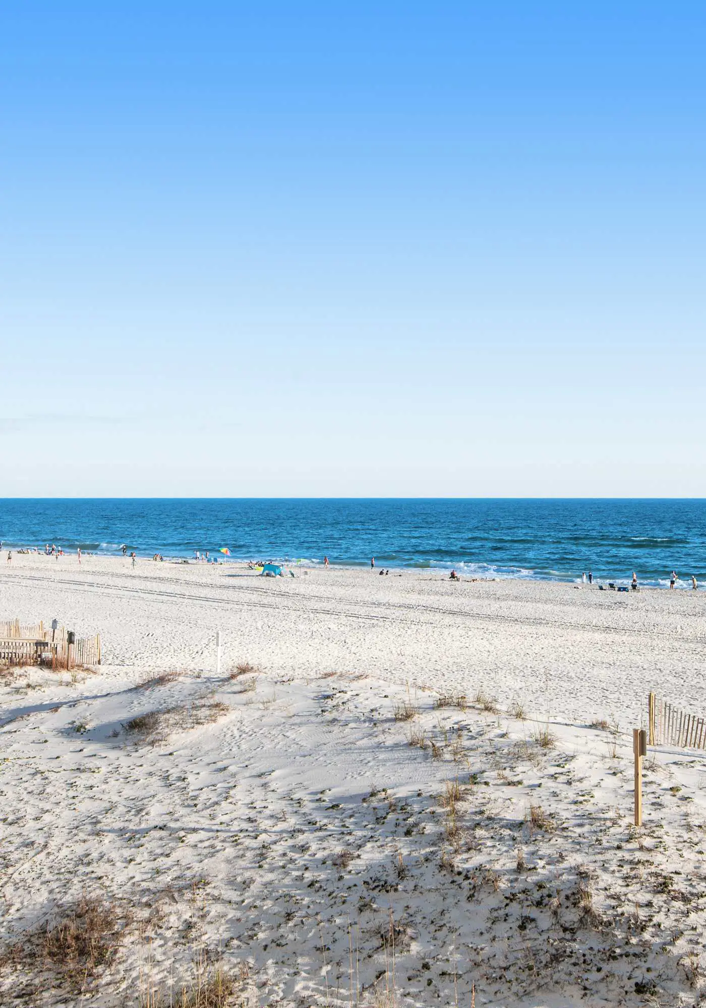 Gulf-Front Condo w Amazing View, Balcony, AC & Shared Pools Hot Tubs Gym