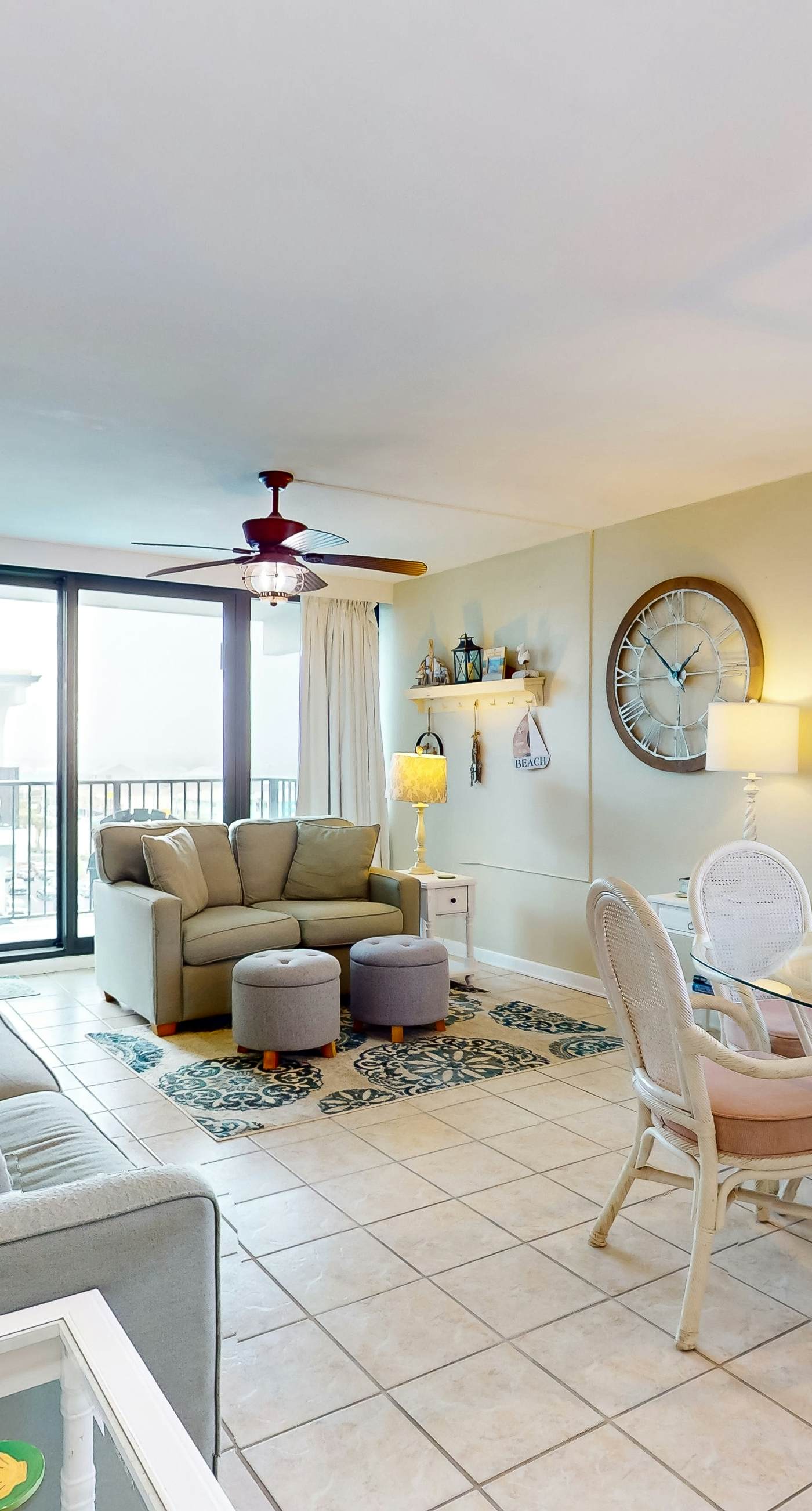 6th-floor condo with pool, central A/C, free WiFi, balcony, & views