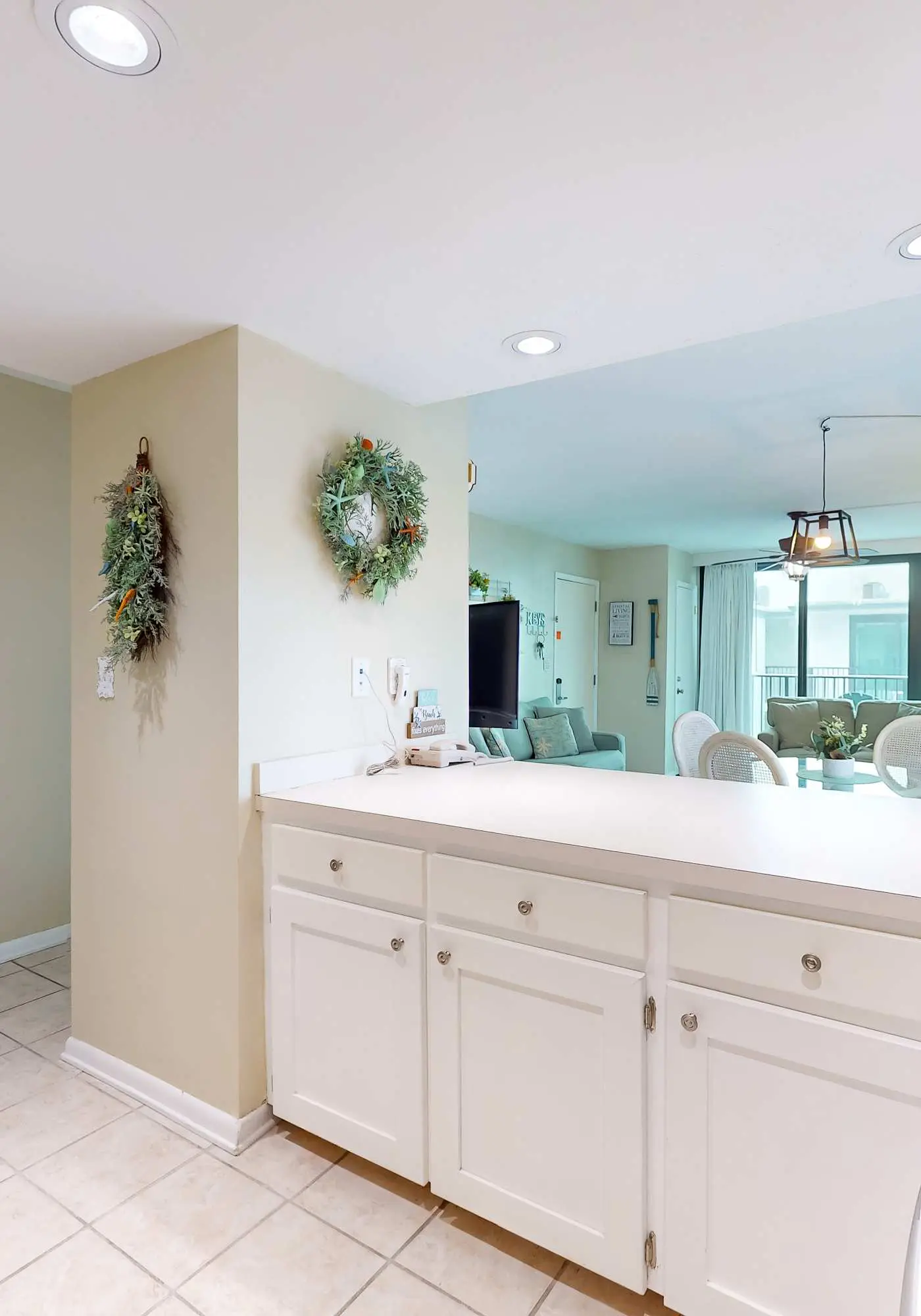 6th-floor condo with pool, central A/C, free WiFi, balcony, & views
