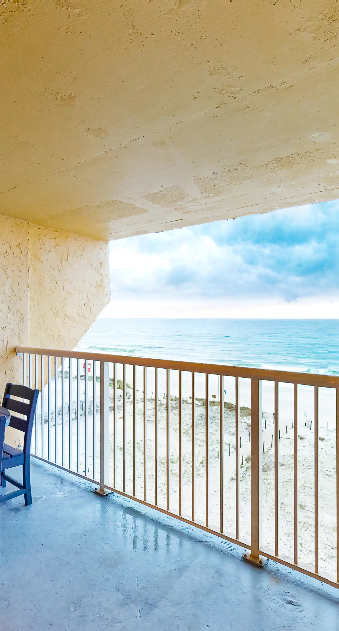 5th-floor beach/Gulf-front condo with balcony, great views, & pool access