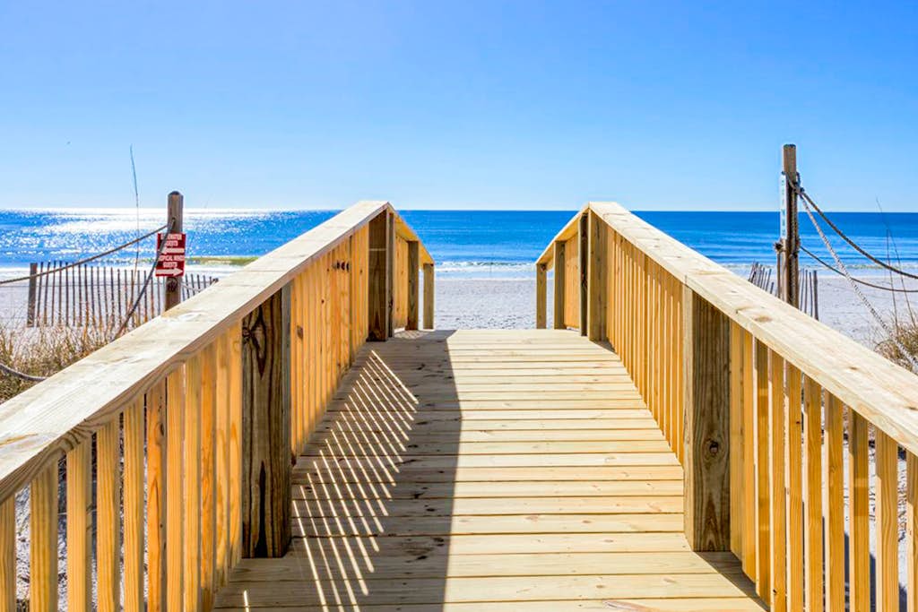 Gulf-Front Condo w/Private Balcony, Gas Grill, Shared Outdoor Pool, & Free WiFi