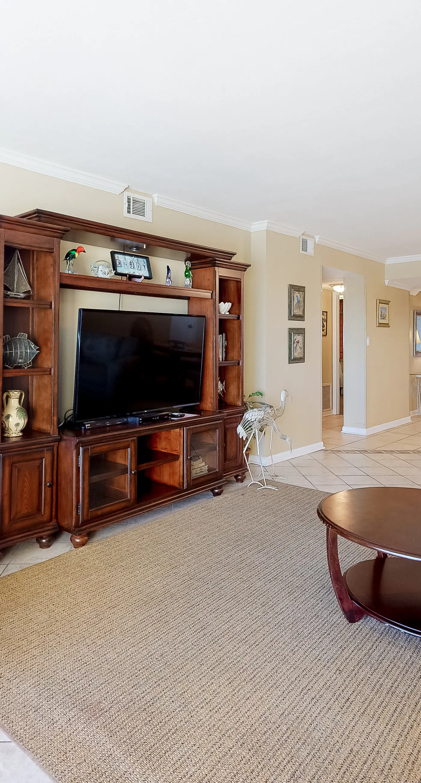 Gulf-Front 4th-Floor Condo with Shared Outdoor Pool, CentralAC, Private Balcony