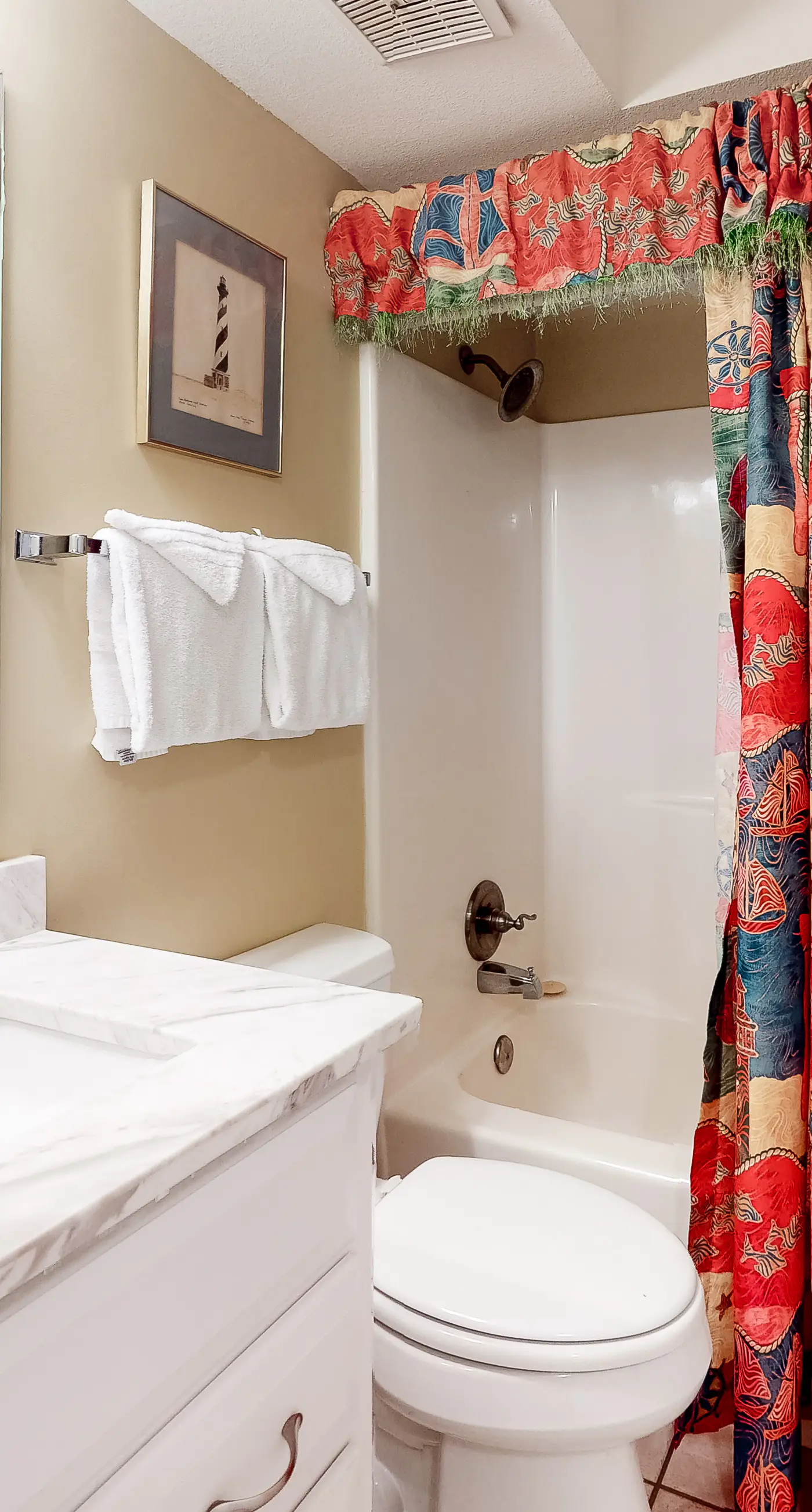 Gulf-Front 4th-Floor Condo with Shared Outdoor Pool, CentralAC, Private Balcony