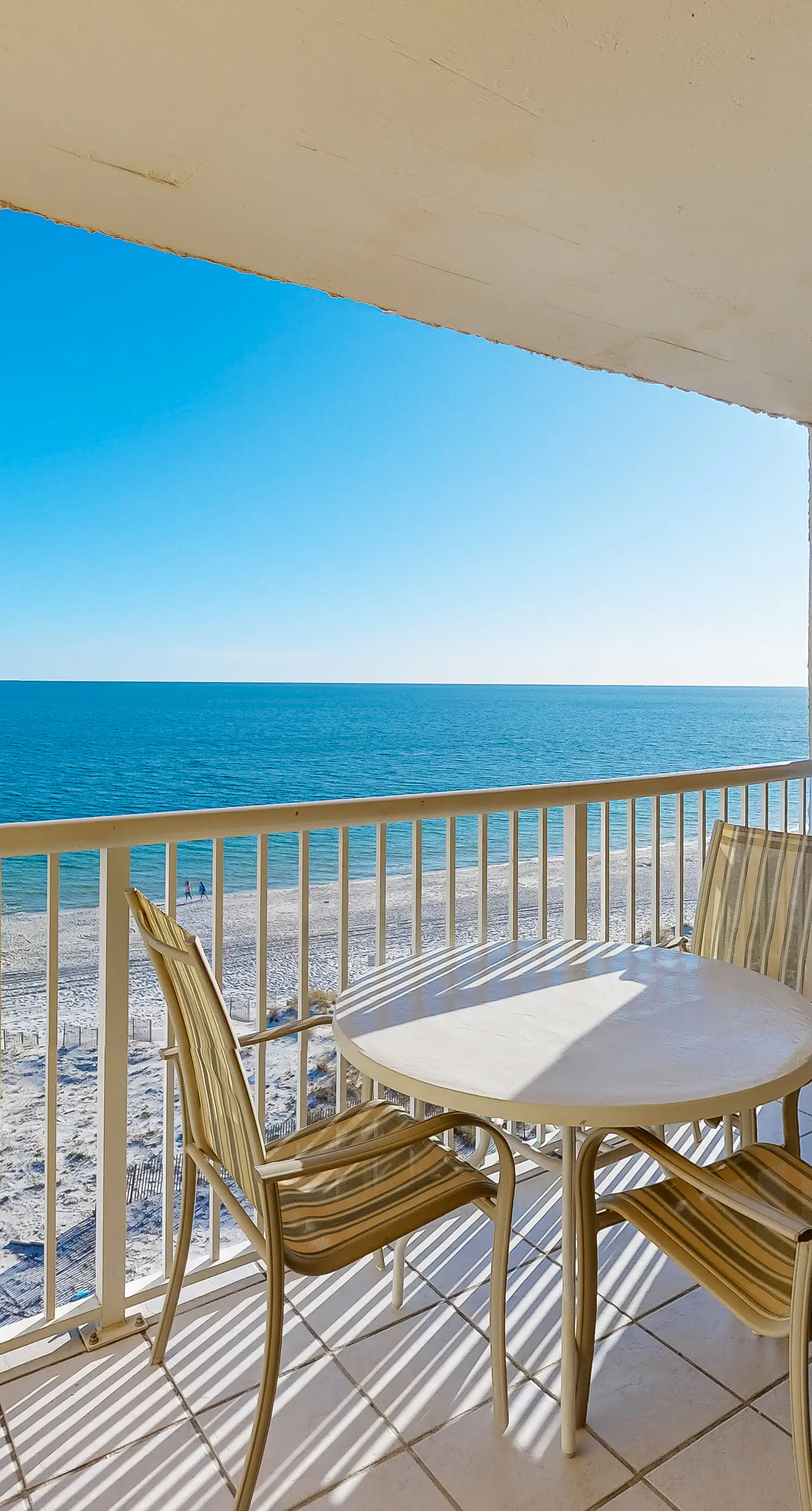 Gulf-Front 4th-Floor Condo with Shared Outdoor Pool, CentralAC, Private Balcony