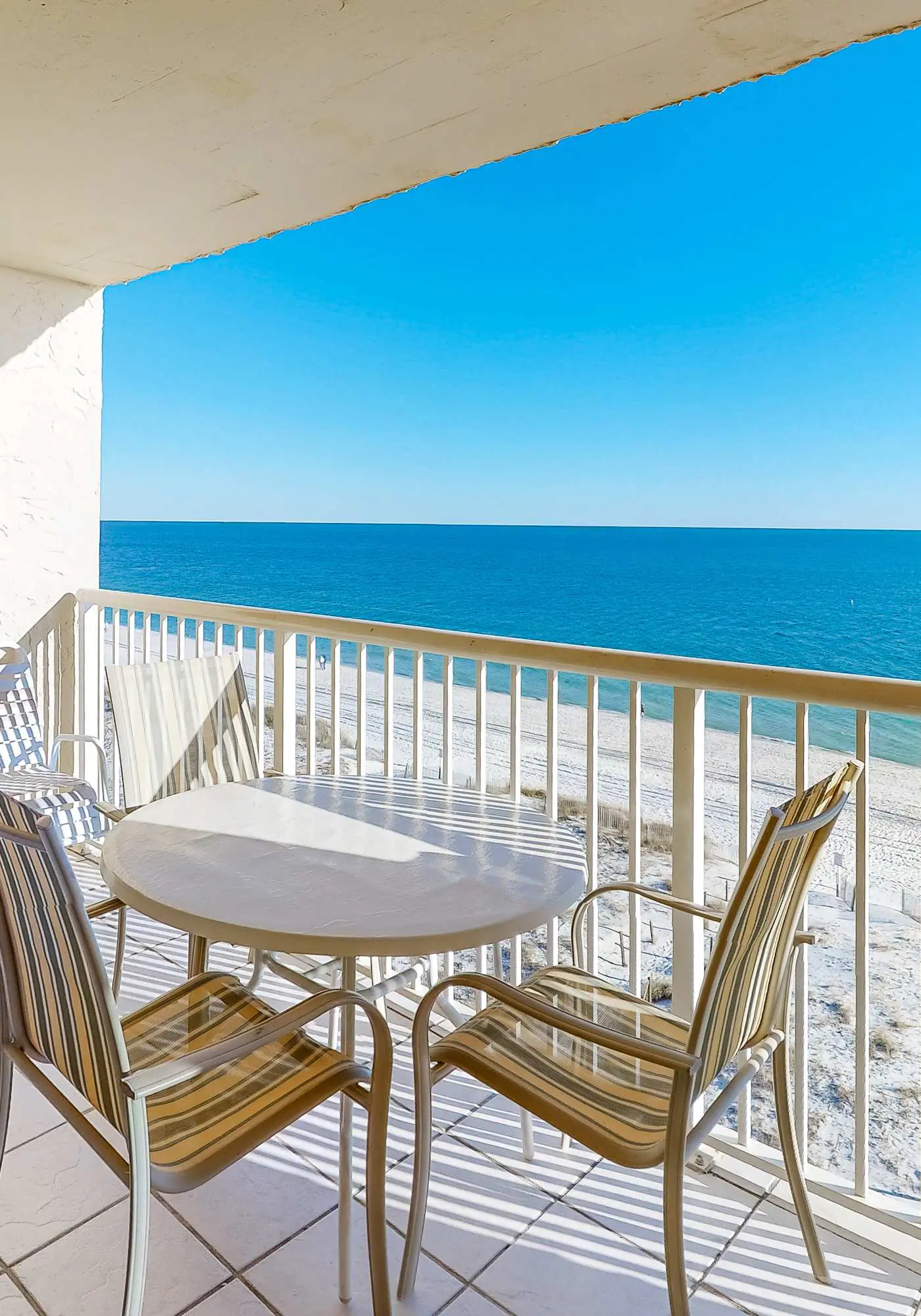 Gulf-Front 4th-Floor Condo with Shared Outdoor Pool, CentralAC, Private Balcony