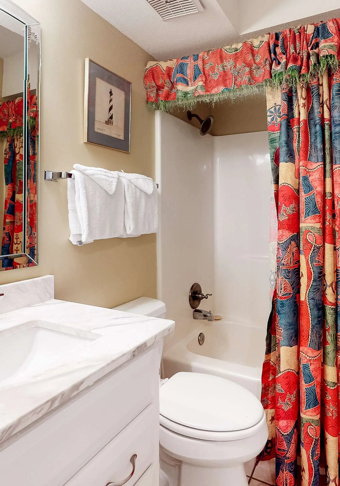 Gulf-Front 4th-Floor Condo with Shared Outdoor Pool, CentralAC, Private Balcony
