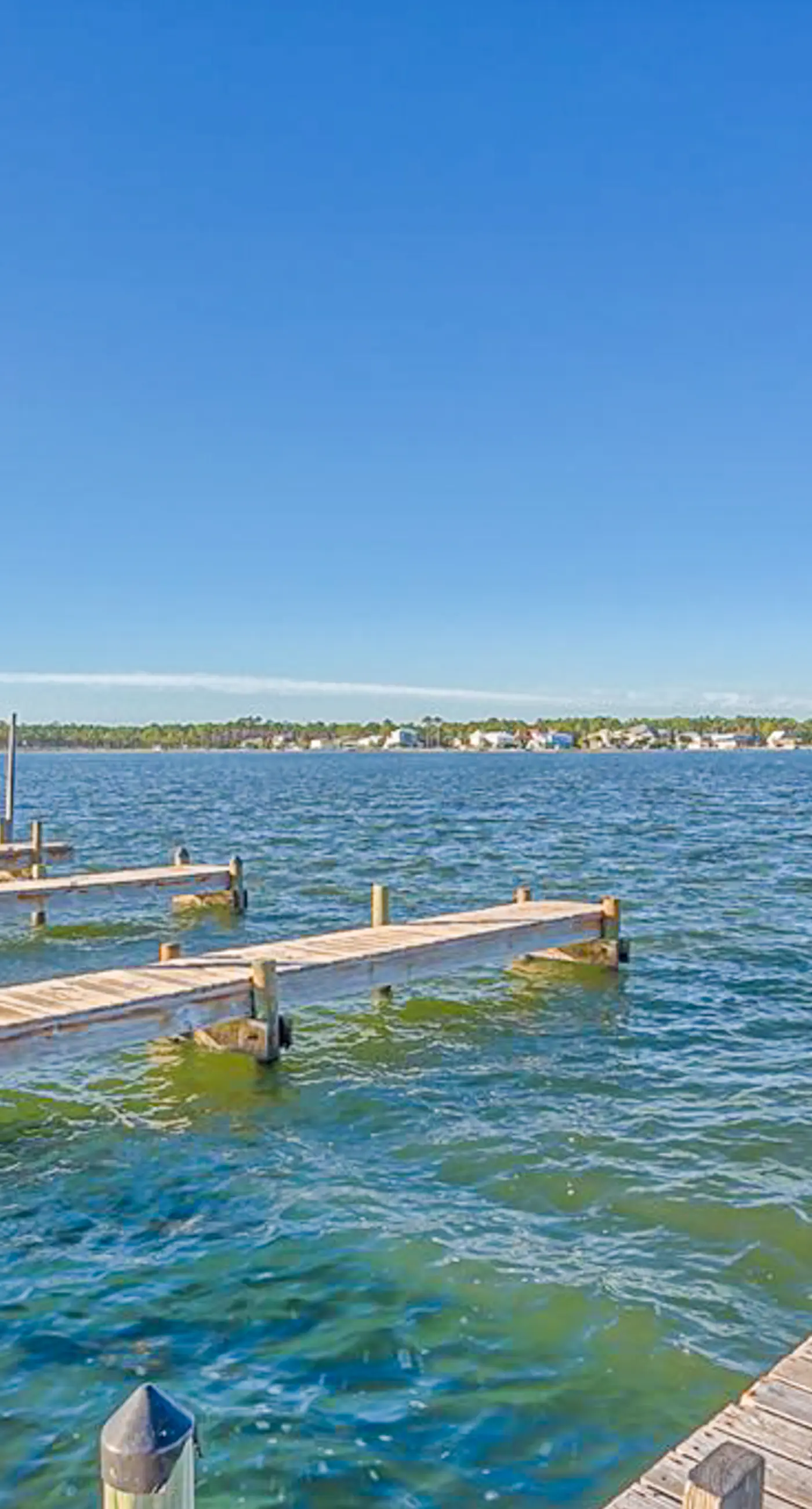 Breezy Condo near the Beach w/Balcony, A/C, Shared Pool, Tennis, Hot Tub, WiFi