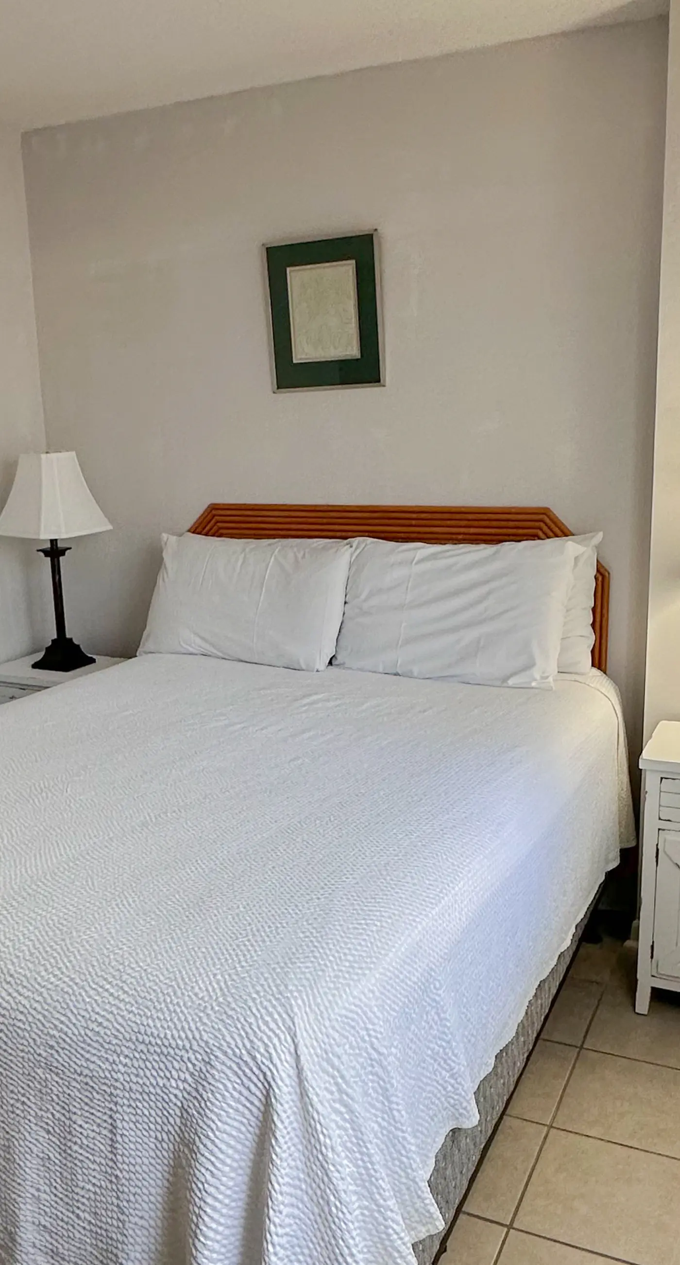 Breezy Condo near the Beach w/Balcony, A/C, Shared Pool, Tennis, Hot Tub, WiFi