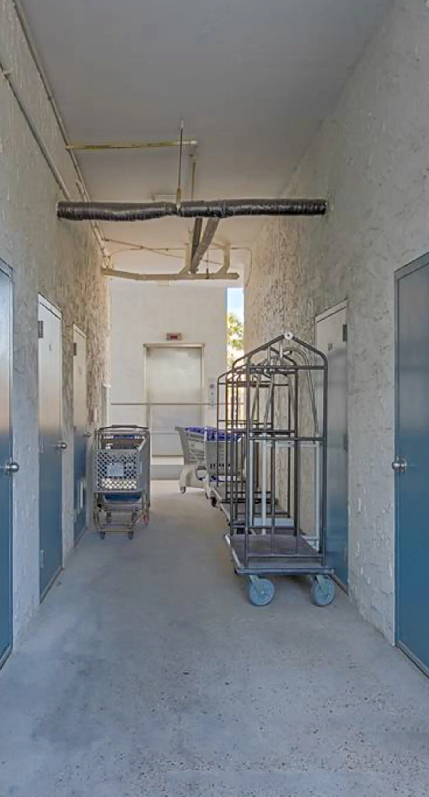 Breezy Condo near the Beach w/Balcony, A/C, Shared Pool, Tennis, Hot Tub, WiFi