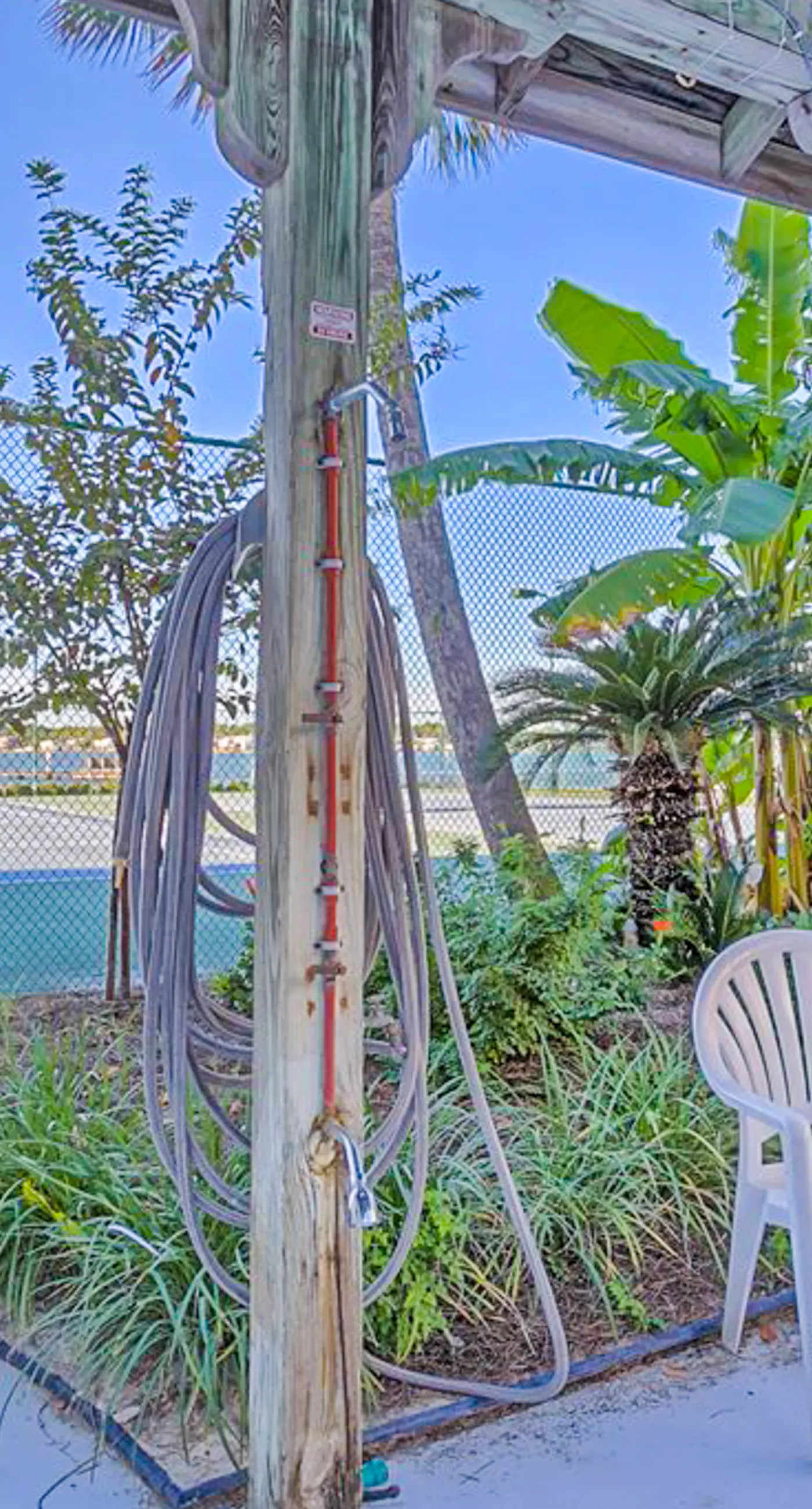 Breezy Condo near the Beach w/Balcony, A/C, Shared Pool, Tennis, Hot Tub, WiFi
