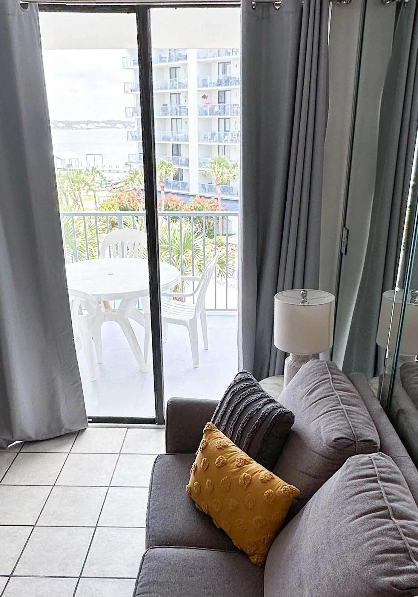 Breezy Condo near the Beach w/Balcony, A/C, Shared Pool, Tennis, Hot Tub, WiFi