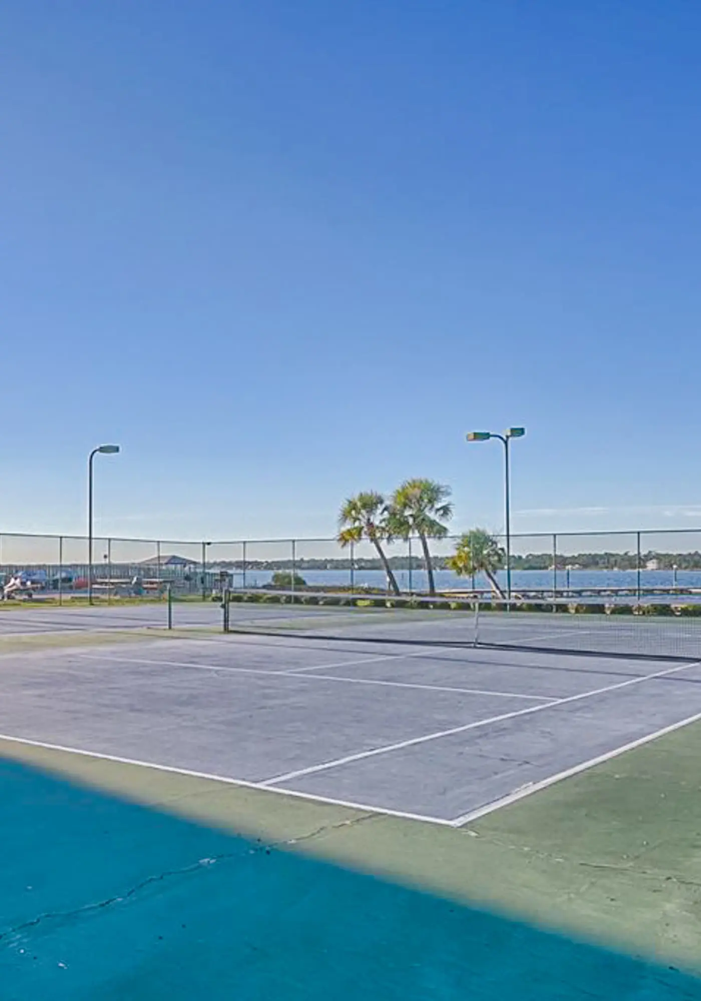 Breezy Condo near the Beach w/Balcony, A/C, Shared Pool, Tennis, Hot Tub, WiFi