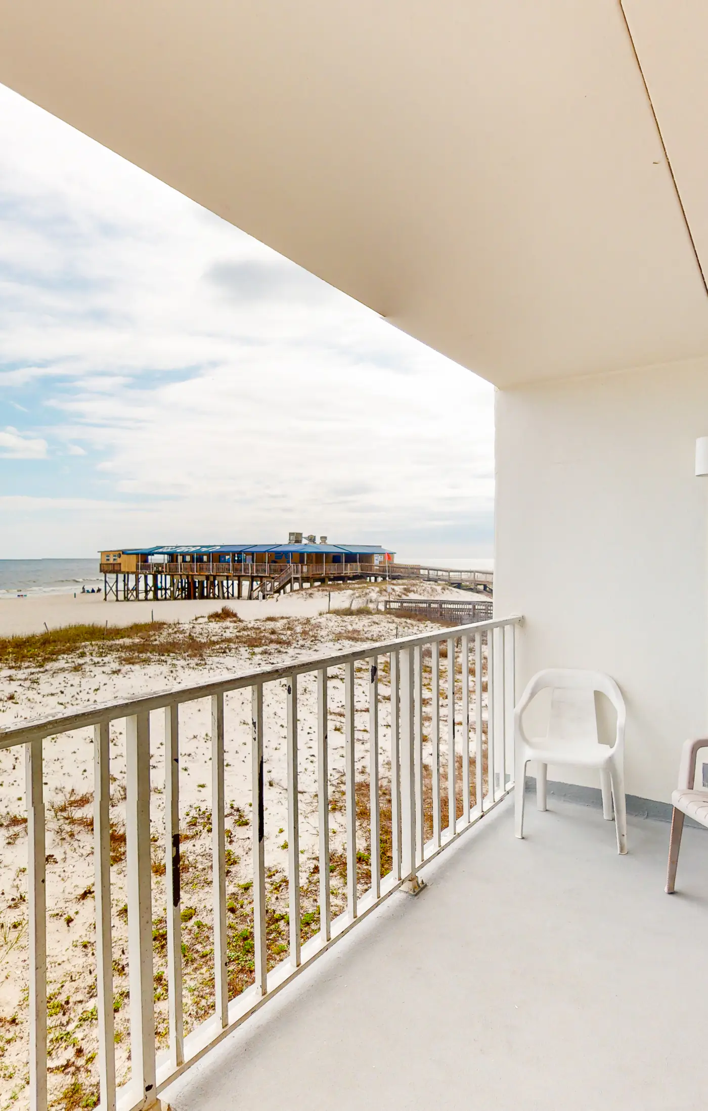 Beachfront Condo with Shared Outdoor Pool, Central AC, Private Balcony, Views, & WiFi