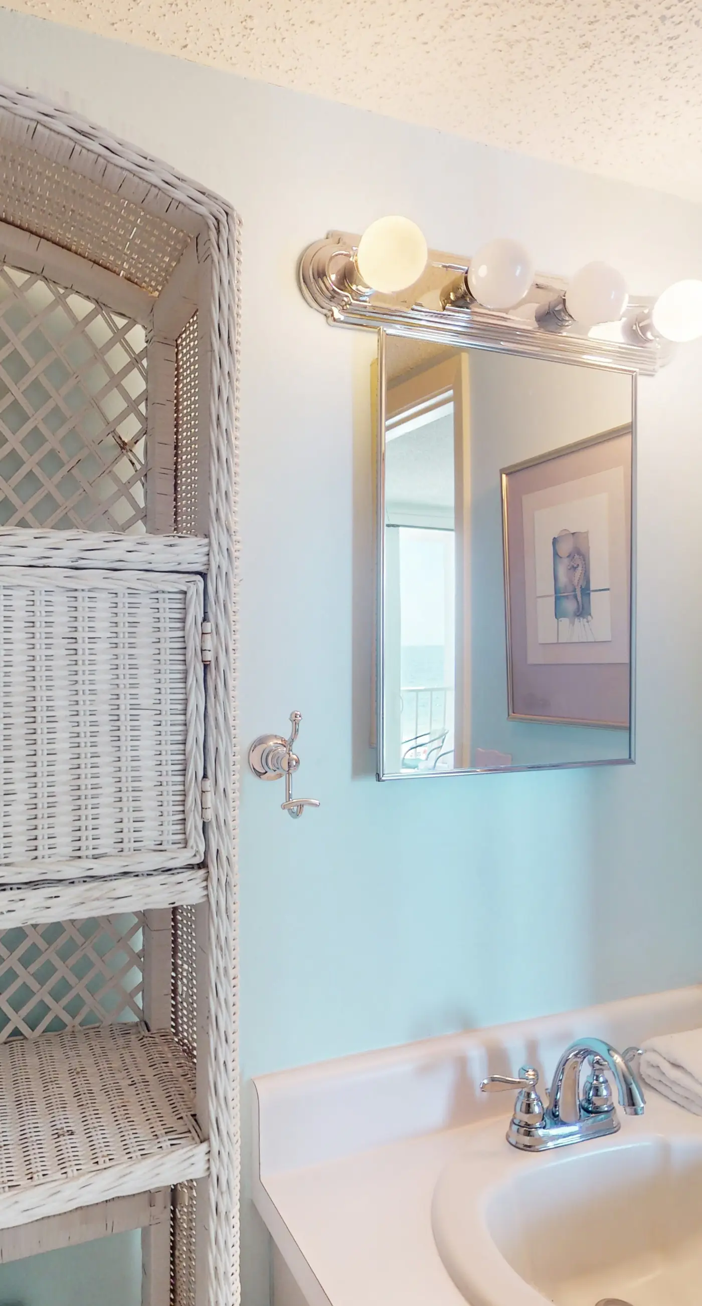 Gulf-Front 4th-Floor Condo w/Shared Outdoor Pool, Central AC, Private Balcony