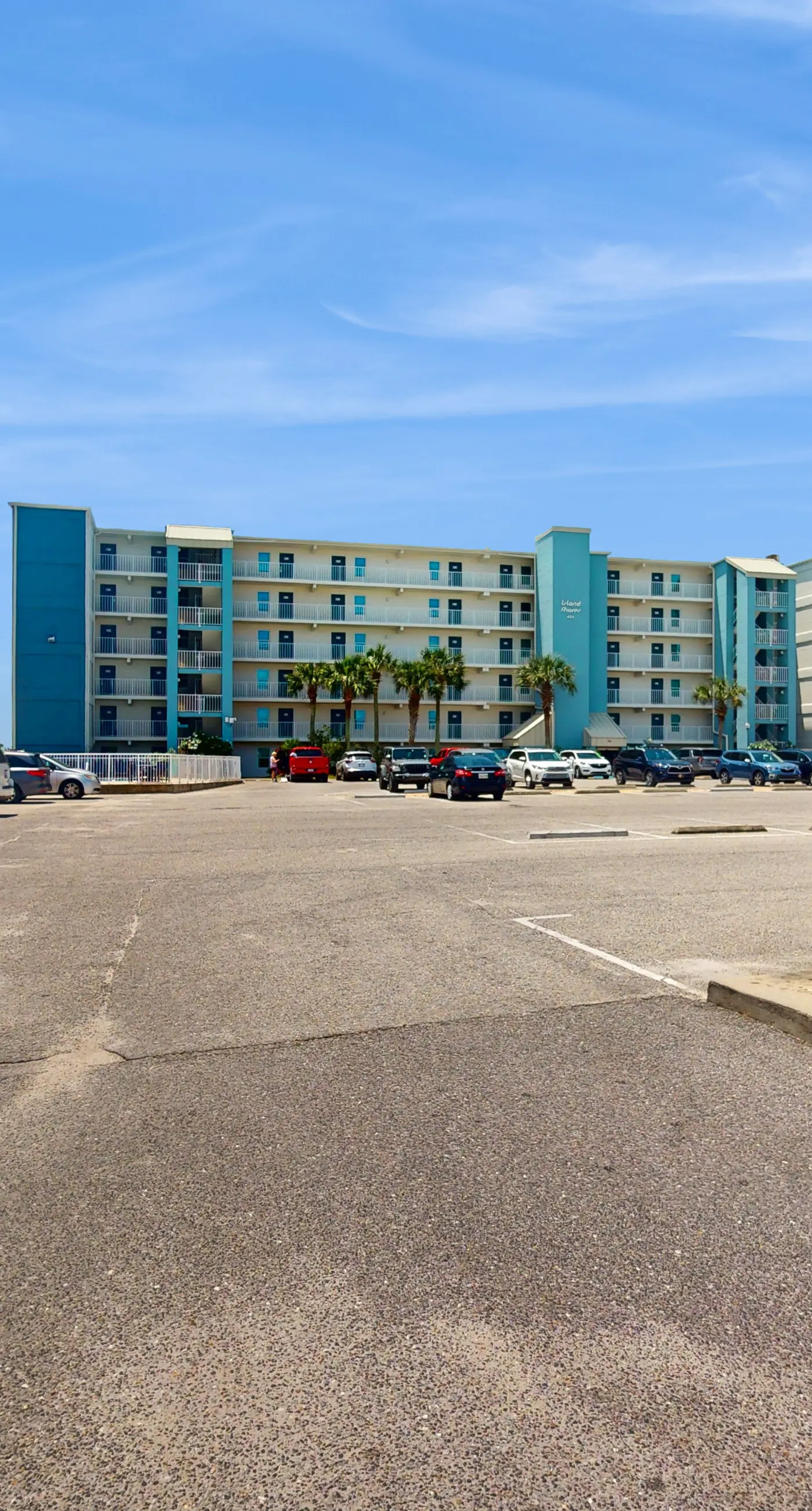 Gulf-Front 4th-Floor Condo w/Shared Outdoor Pool, Central AC, Private Balcony