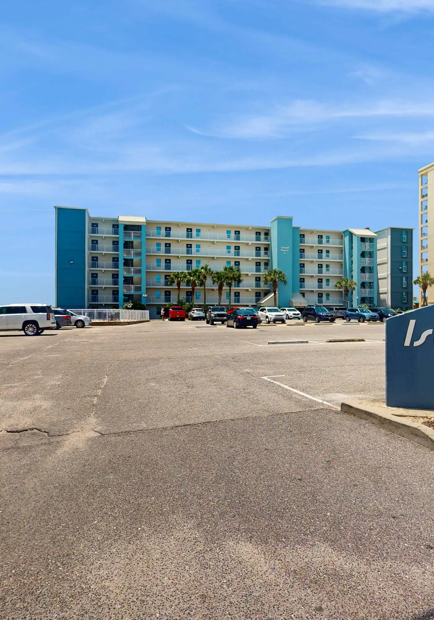 Gulf-Front 4th-Floor Condo w/Shared Outdoor Pool, Central AC, Private Balcony