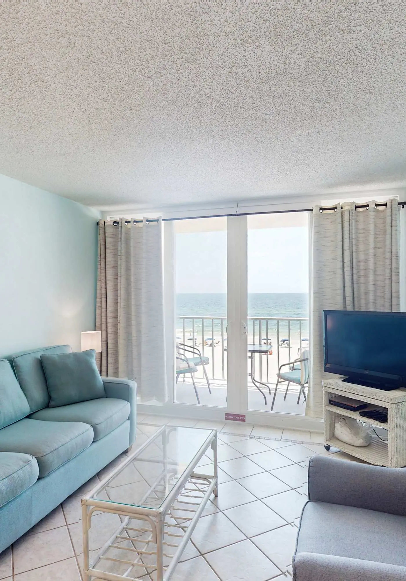 Gulf-Front 4th-Floor Condo w/Shared Outdoor Pool, Central AC, Private Balcony