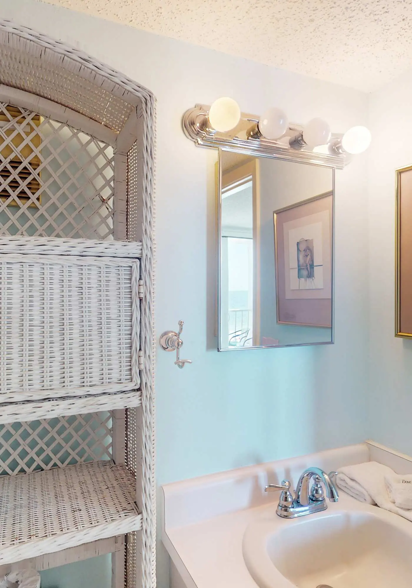 Gulf-Front 4th-Floor Condo w/Shared Outdoor Pool, Central AC, Private Balcony