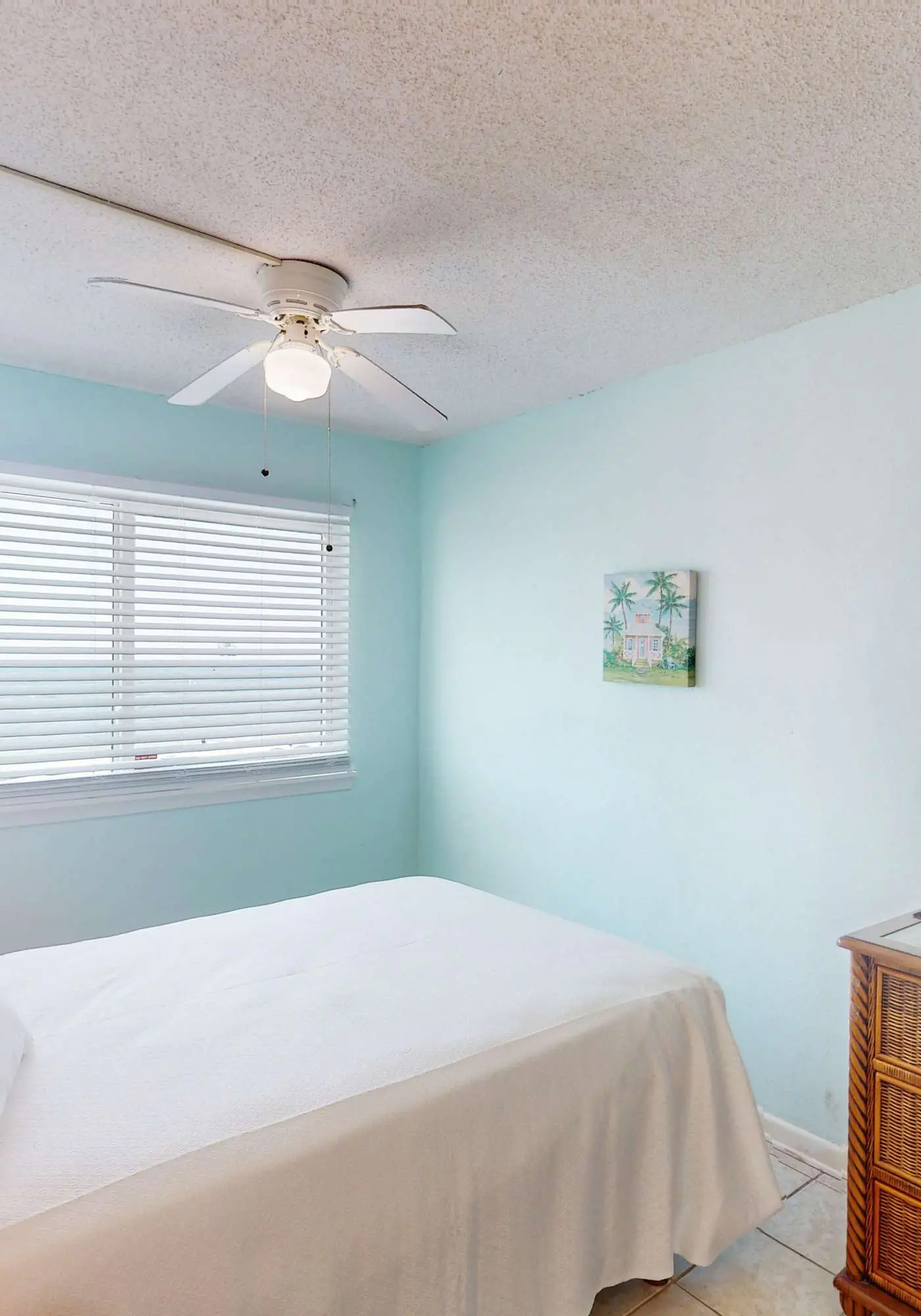 Gulf-Front 4th-Floor Condo w/Shared Outdoor Pool, Central AC, Private Balcony