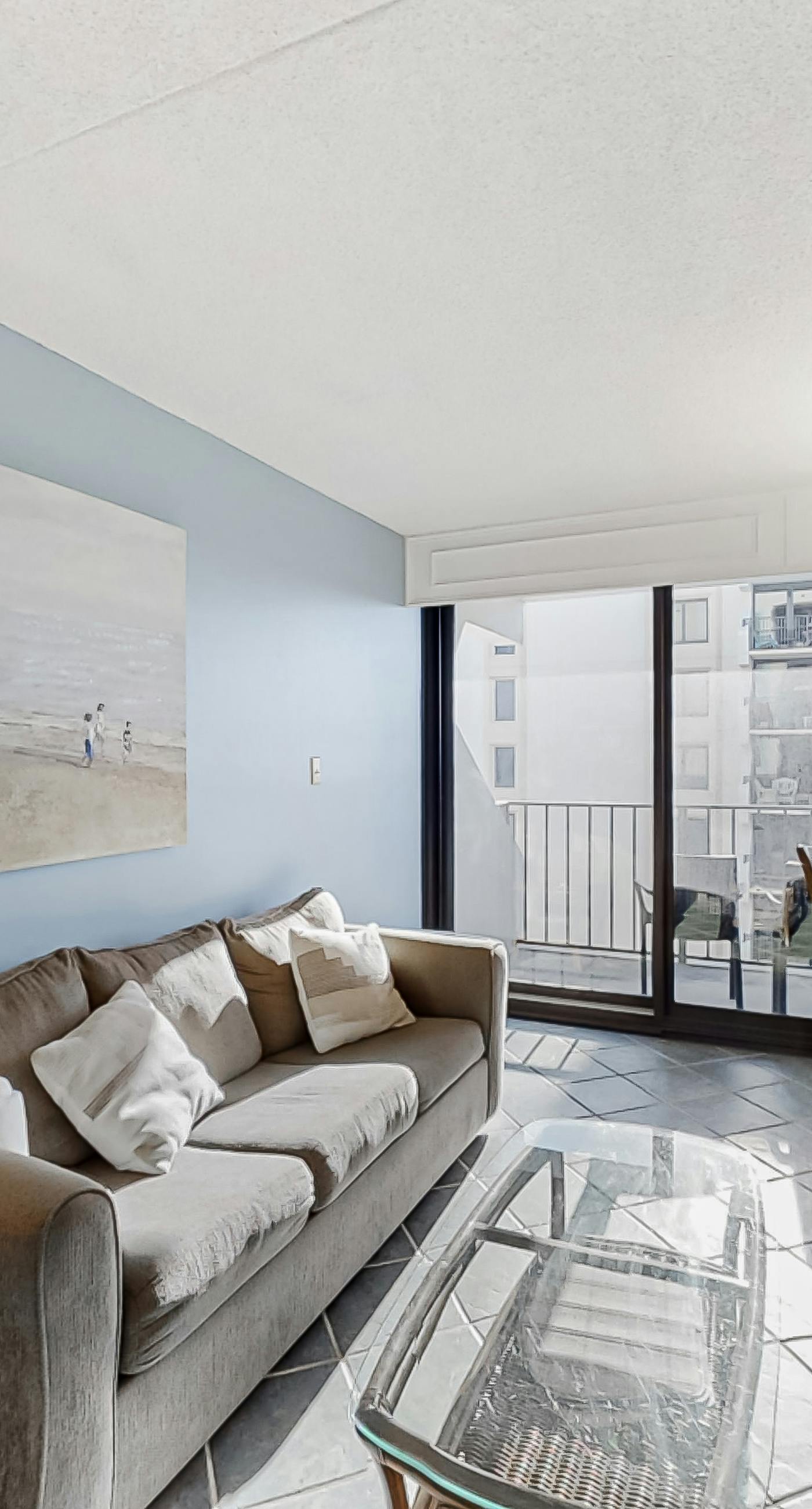 5th-Floor Beach View Condo w/Balcony, Shared Pool, Outdoor Shower, A/C, WiFi