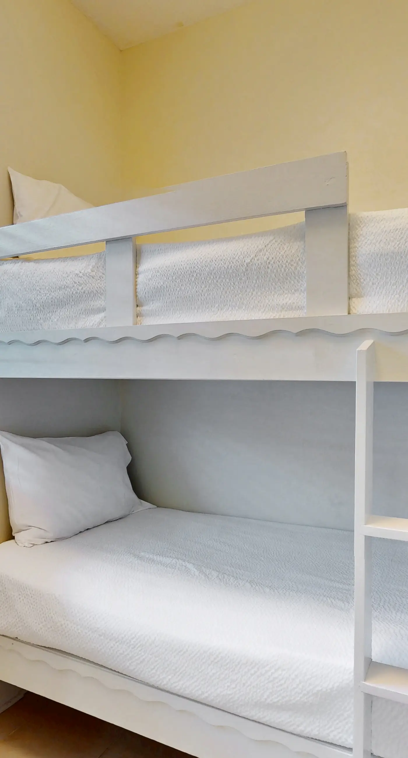 Gulf-Front Condo on the Beach w/ Balcony & Shared Pools/Hot Tubs/Sauna/Gym