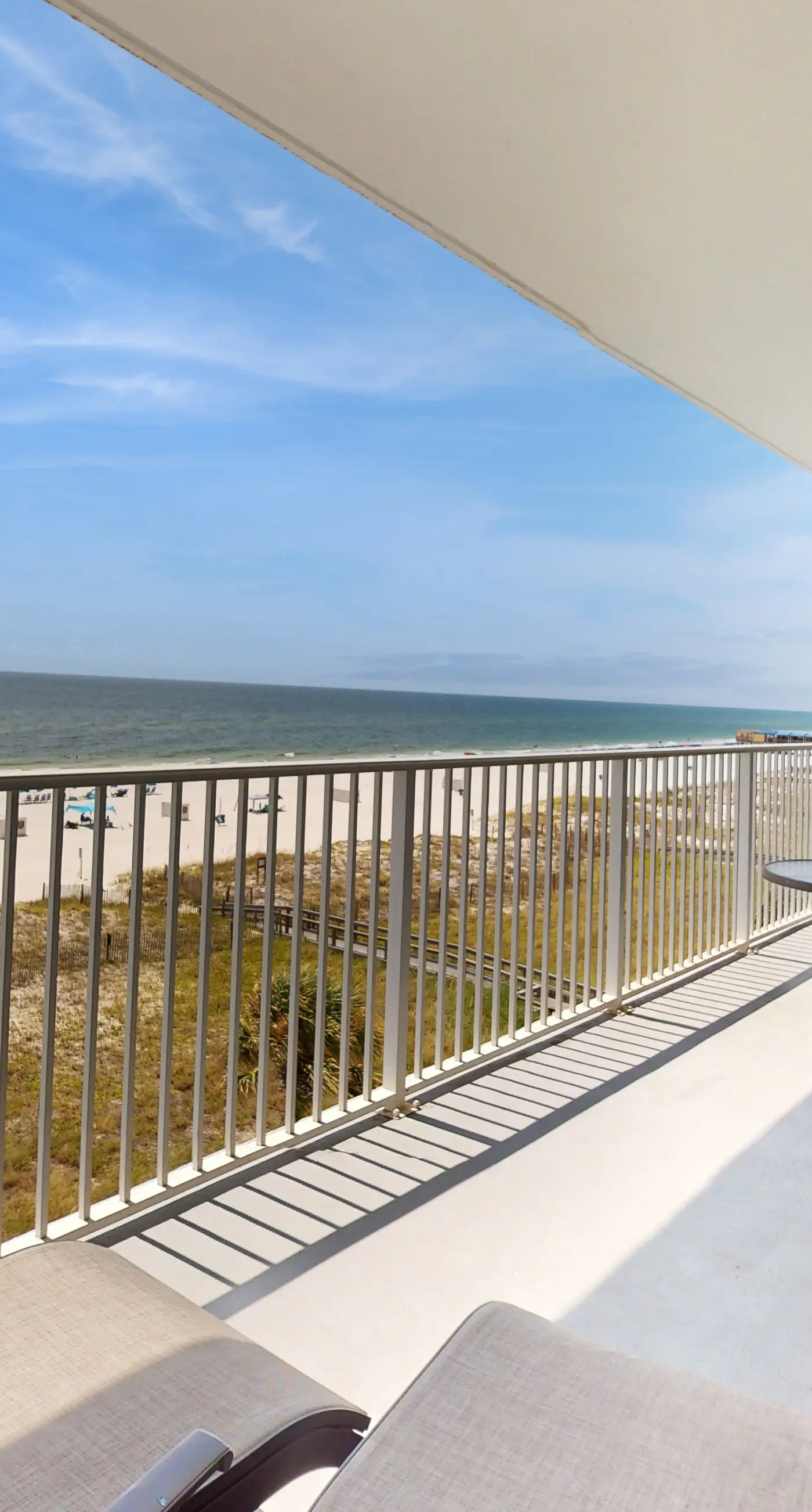 Gulf-Front Condo w/ Big Beach Views, Balcony, WiFi & Shared Pools/Hot Tubs/Gym