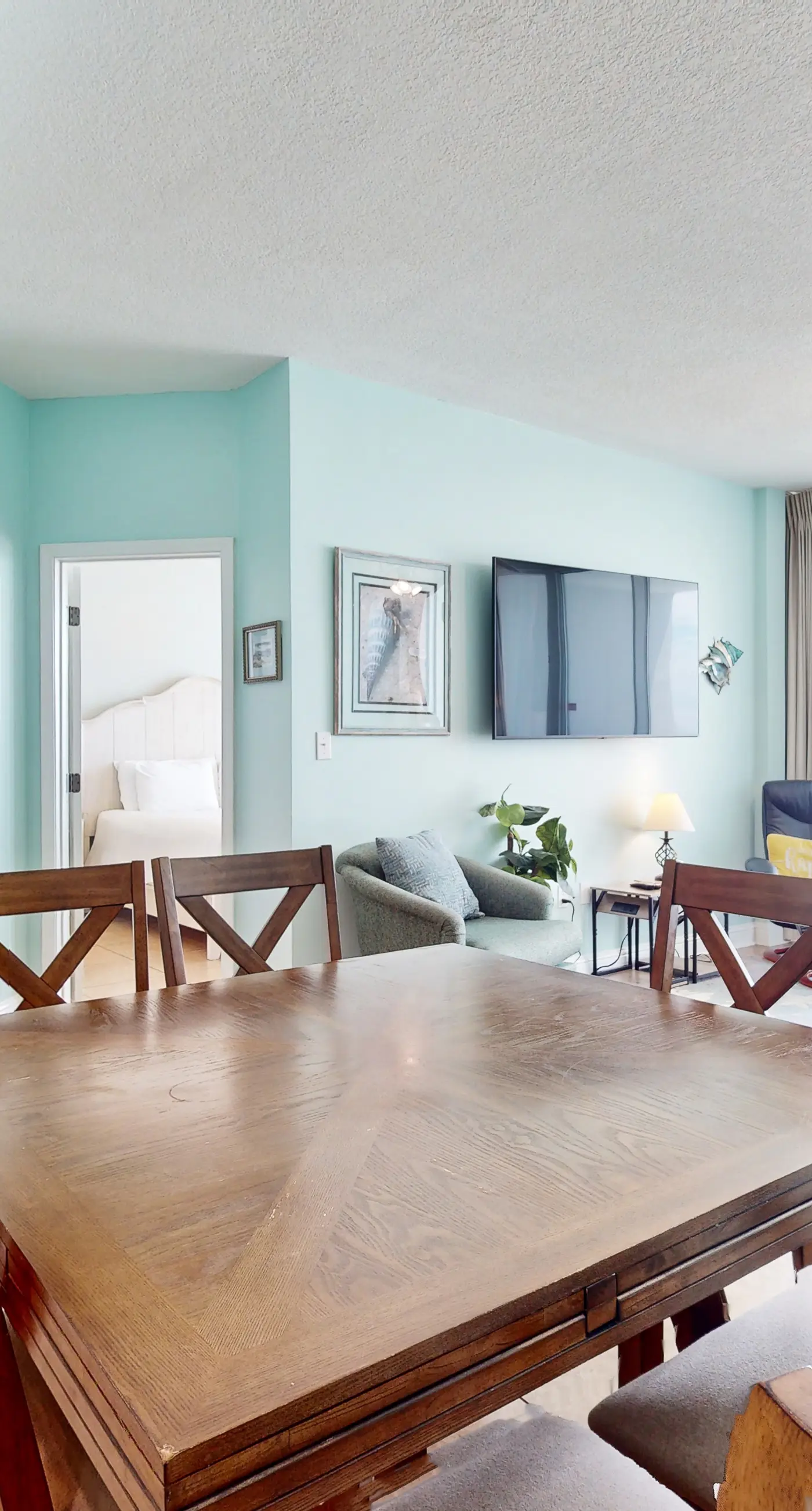 Gulf-Front Condo w/ Big Beach Views, Balcony, WiFi & Shared Pools/Hot Tubs/Gym