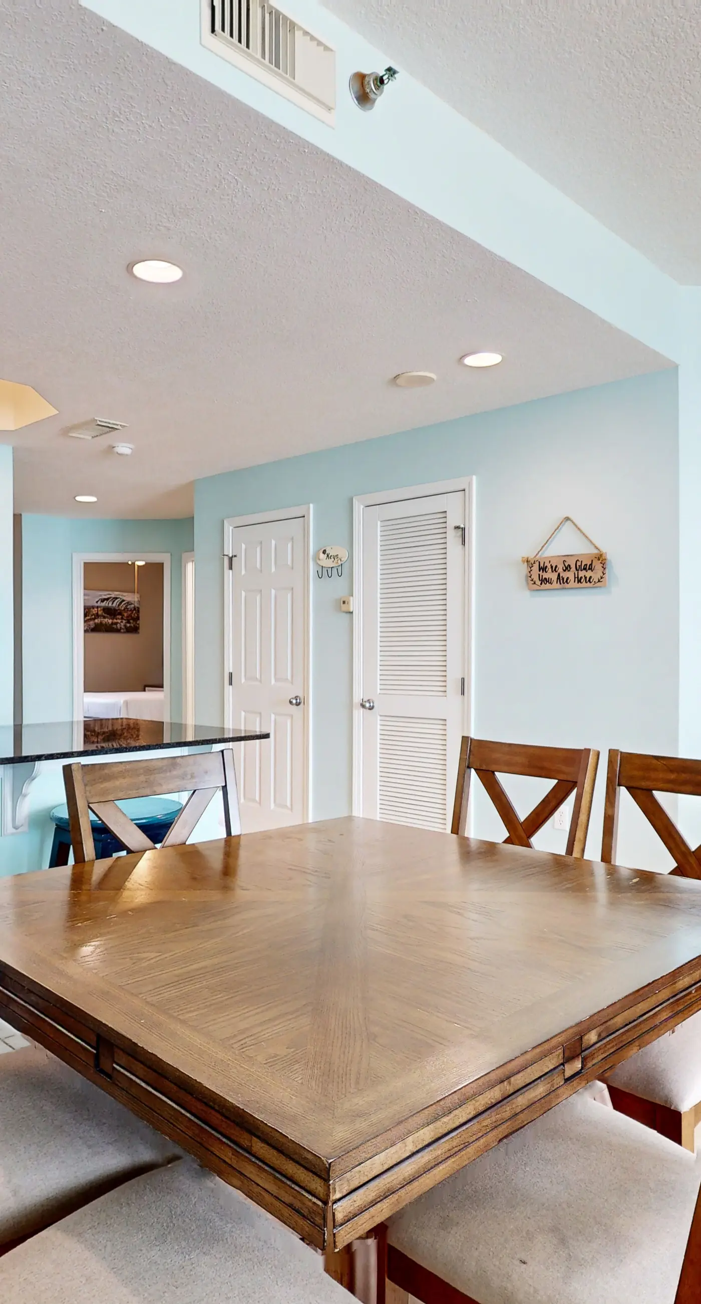 Gulf-Front Condo w/ Big Beach Views, Balcony, WiFi & Shared Pools/Hot Tubs/Gym