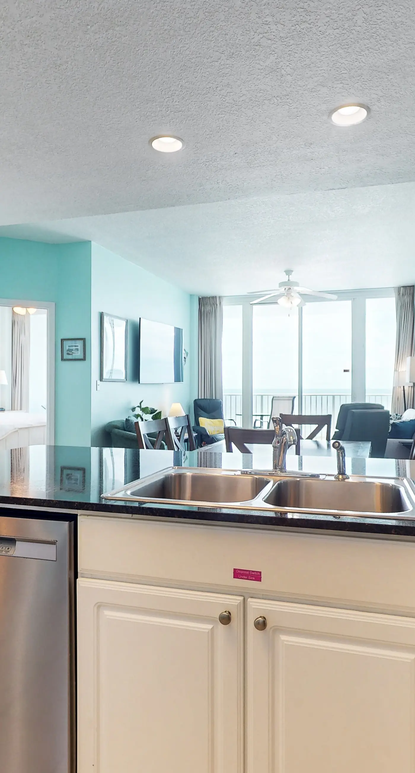 Gulf-Front Condo w/ Big Beach Views, Balcony, WiFi & Shared Pools/Hot Tubs/Gym