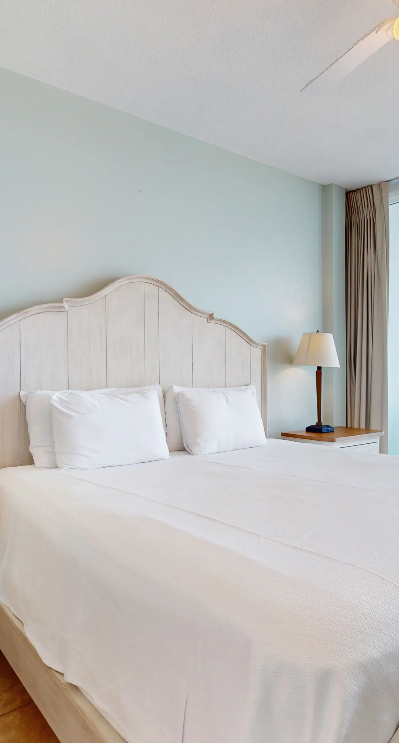 Gulf-Front Condo w/ Big Beach Views, Balcony, WiFi & Shared Pools/Hot Tubs/Gym