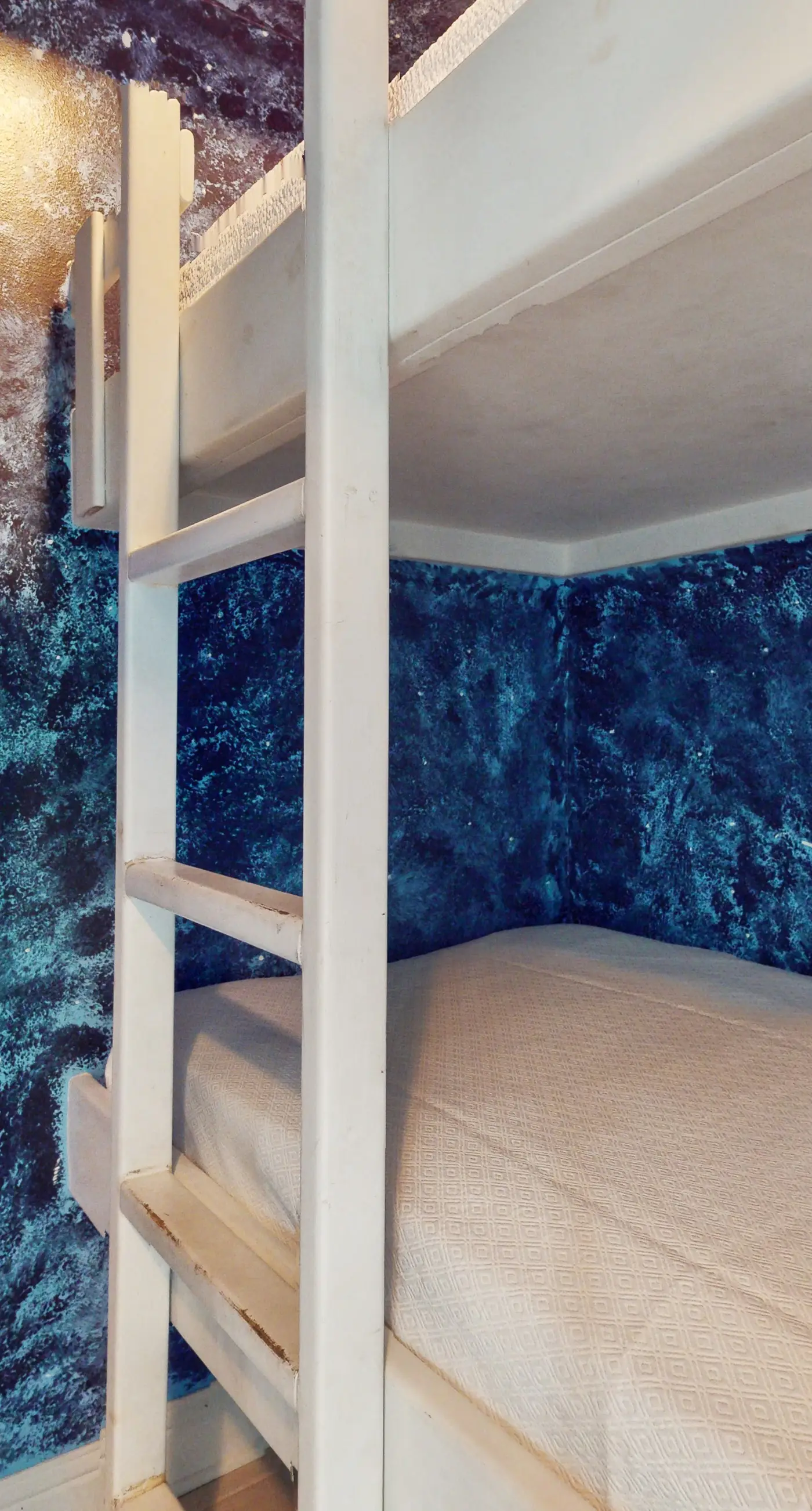 Gulf-Front Condo w/ Big Beach Views, Balcony, WiFi & Shared Pools/Hot Tubs/Gym