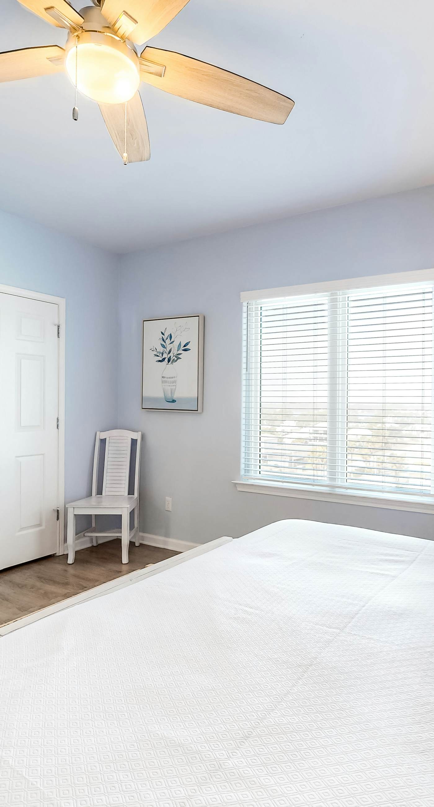 Amazing Condo in Gulf-Front Condo Featuring a Shared Pool, Free WiFi, Central AC